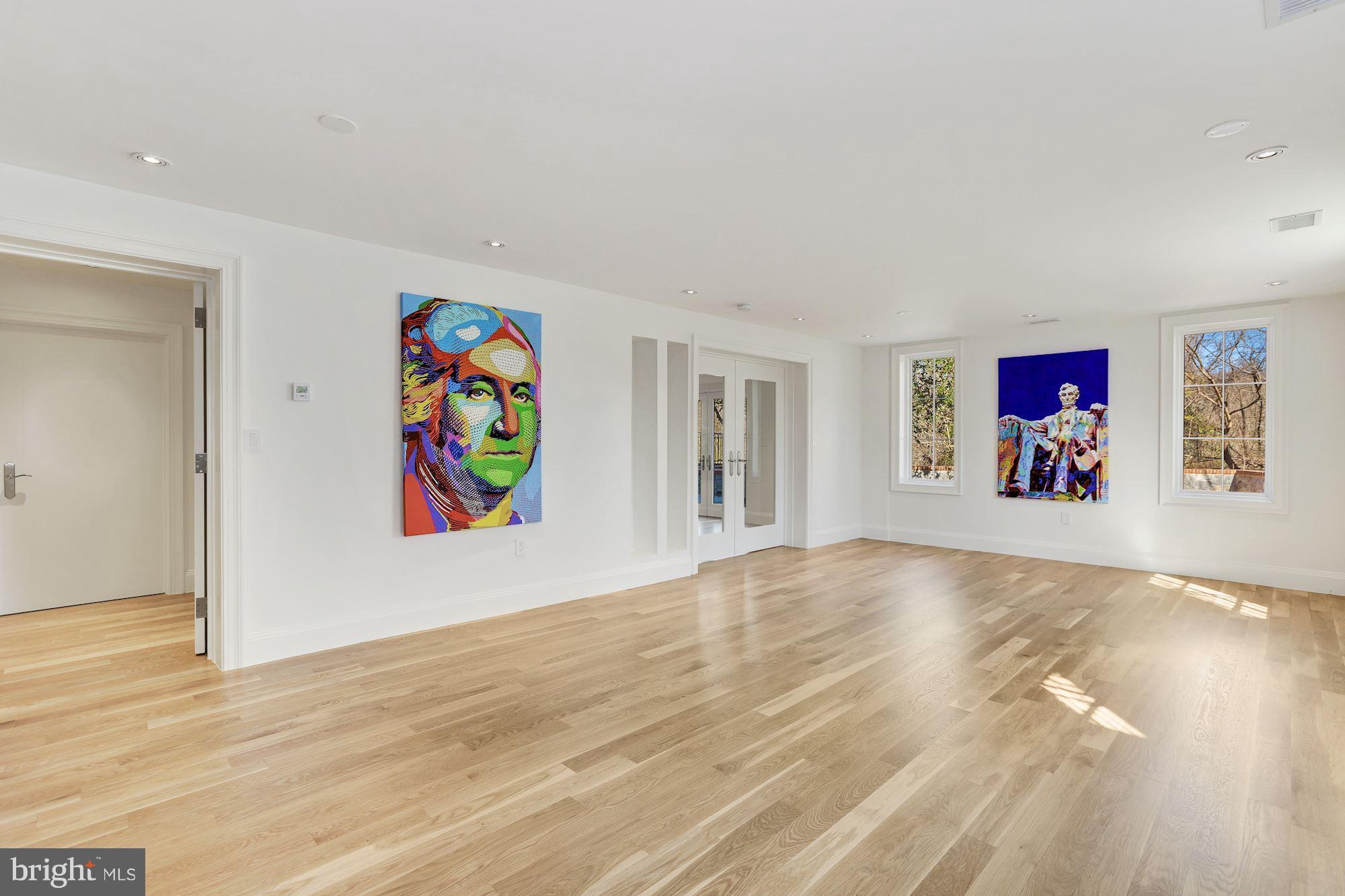 FOXHALL - Residential