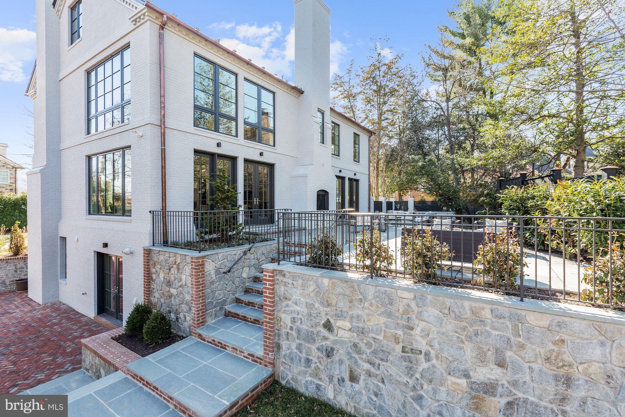 FOXHALL - Residential