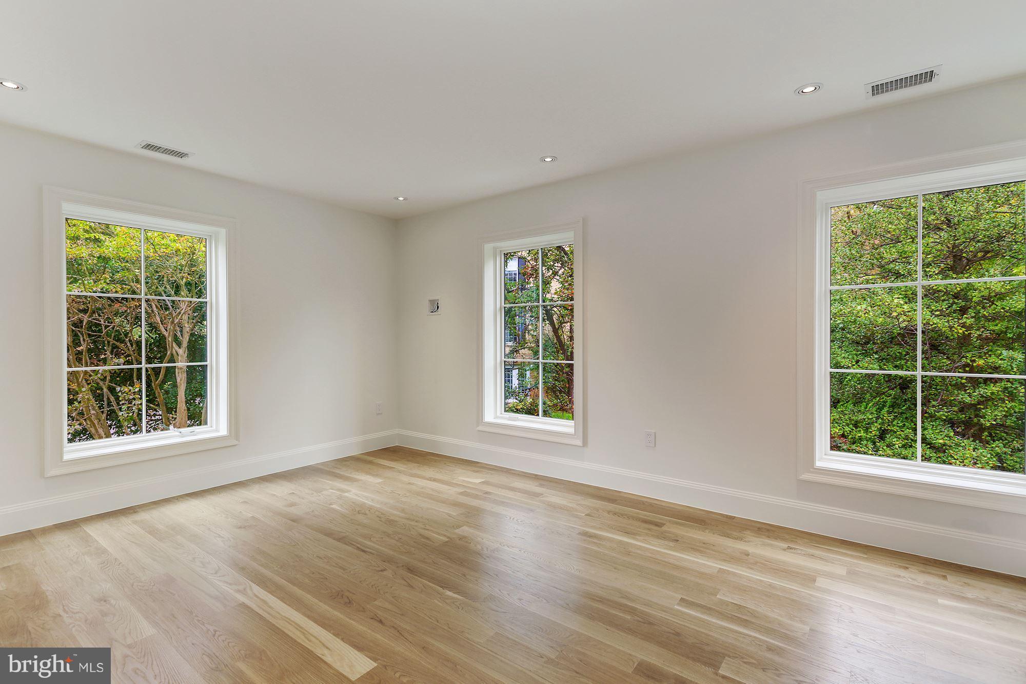 FOXHALL - Residential
