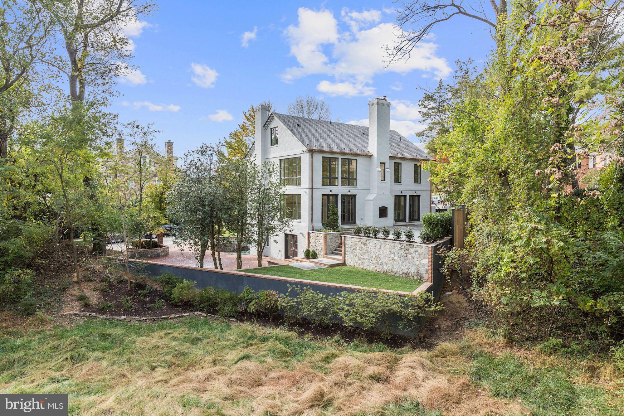 FOXHALL - Residential