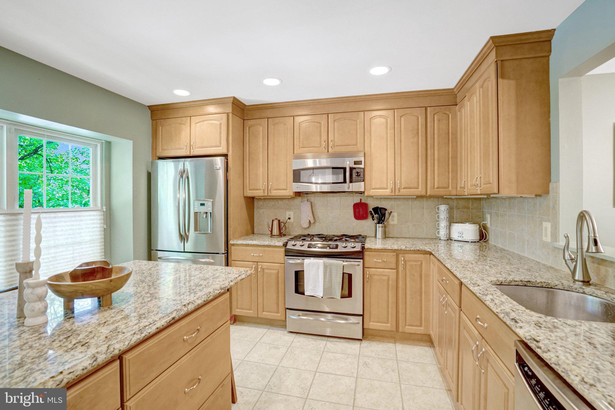 LAFAYETTE VILLAGE - Residential