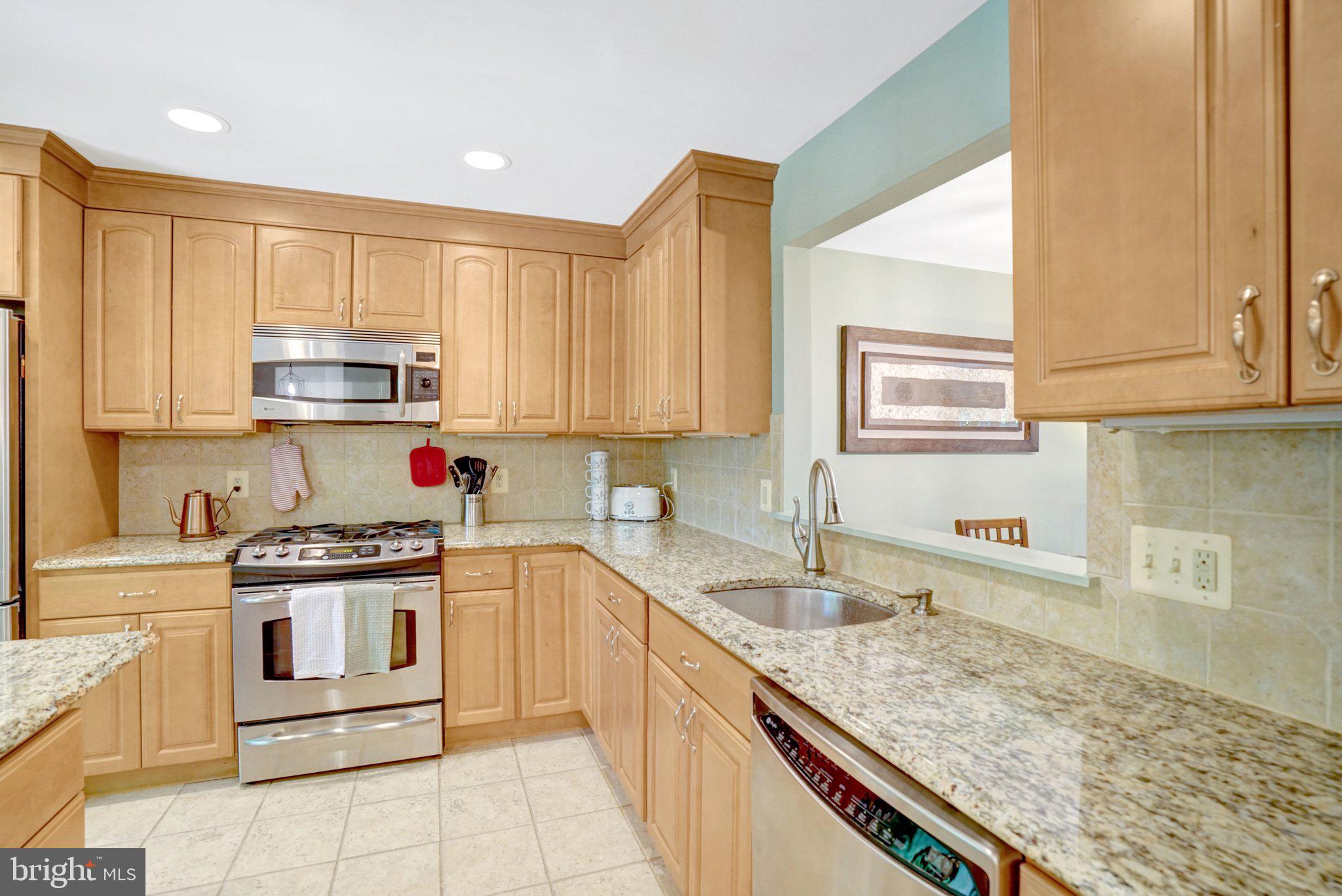 LAFAYETTE VILLAGE - Residential