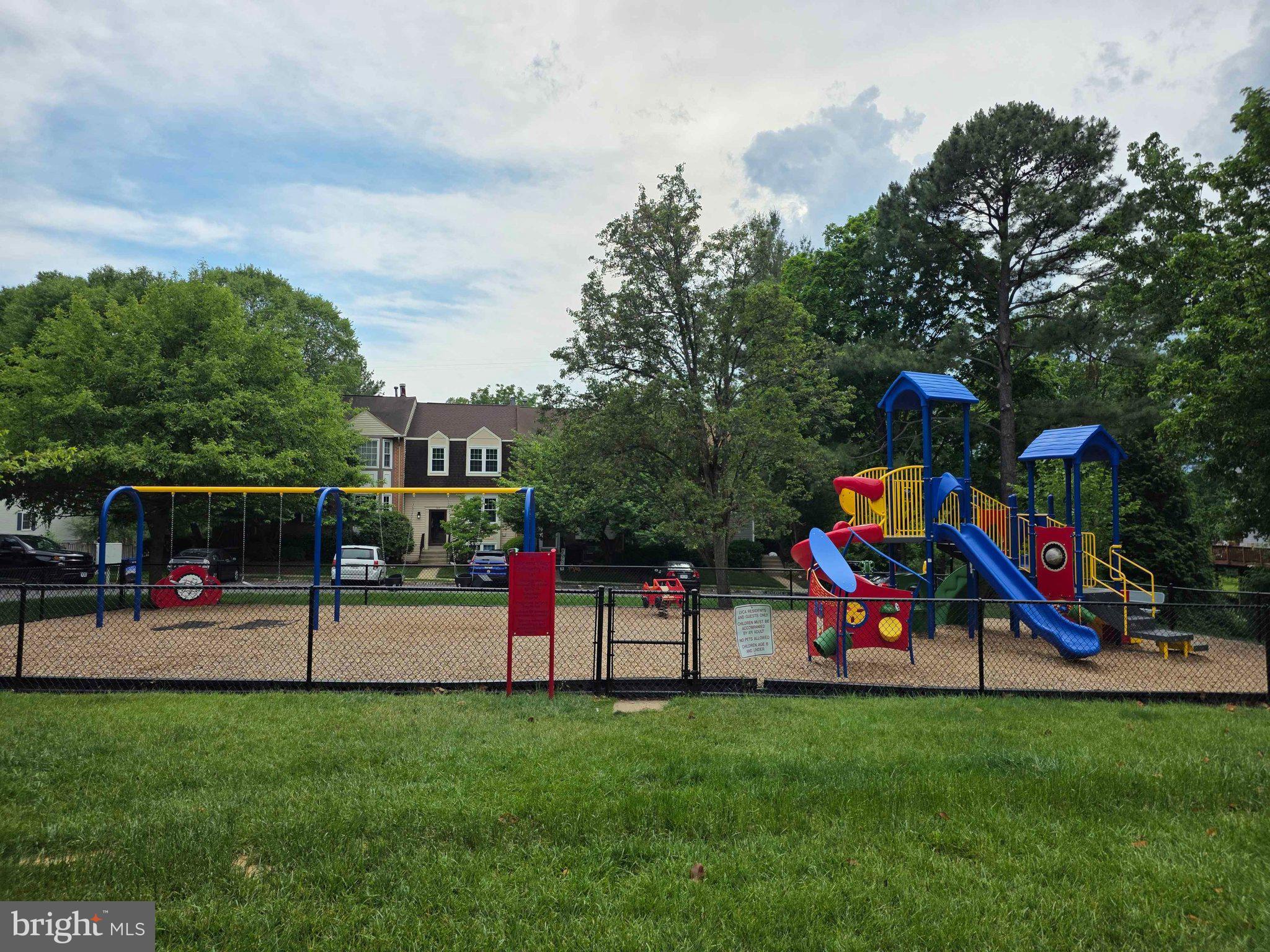 LAFAYETTE VILLAGE - Residential