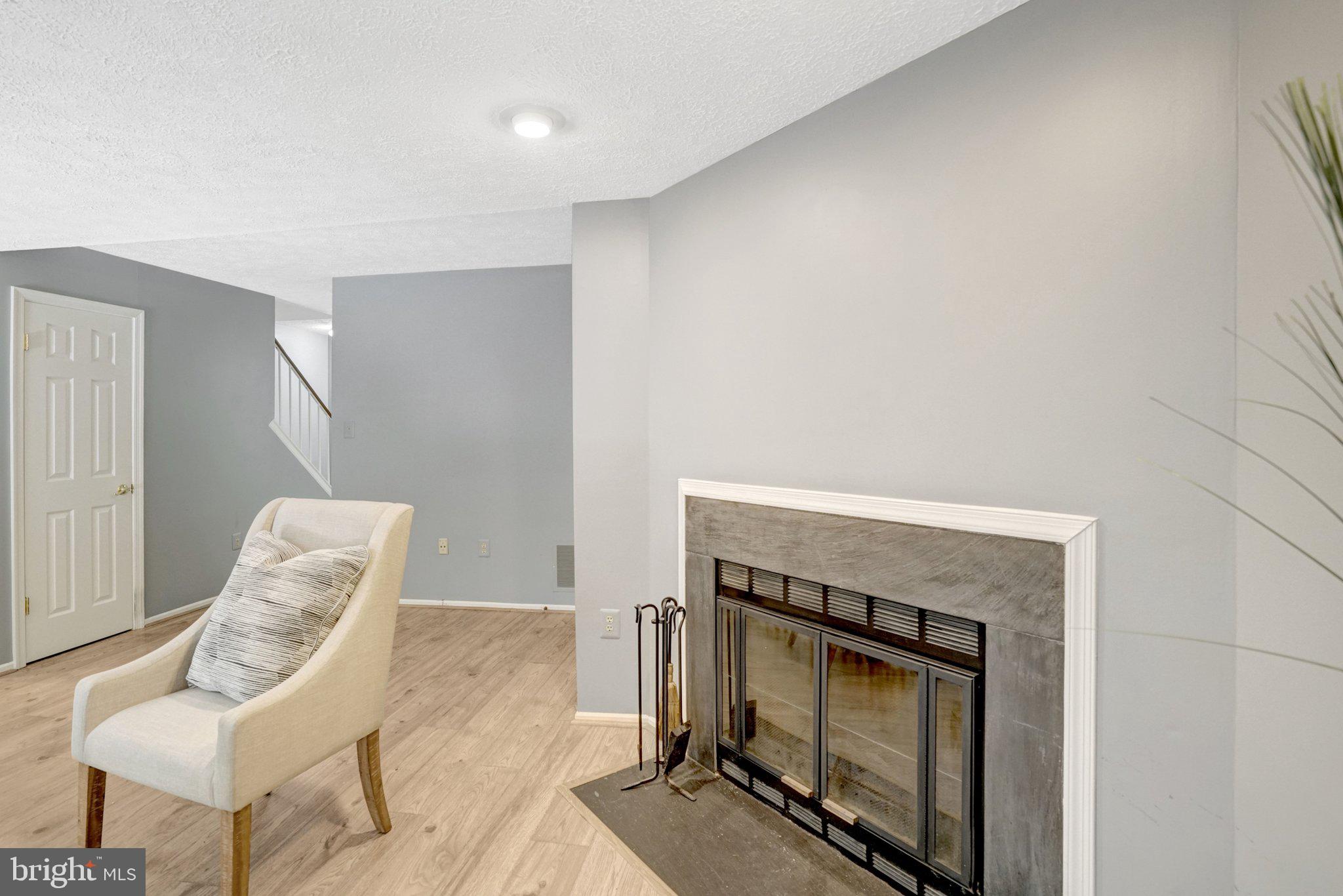 LAFAYETTE VILLAGE - Residential