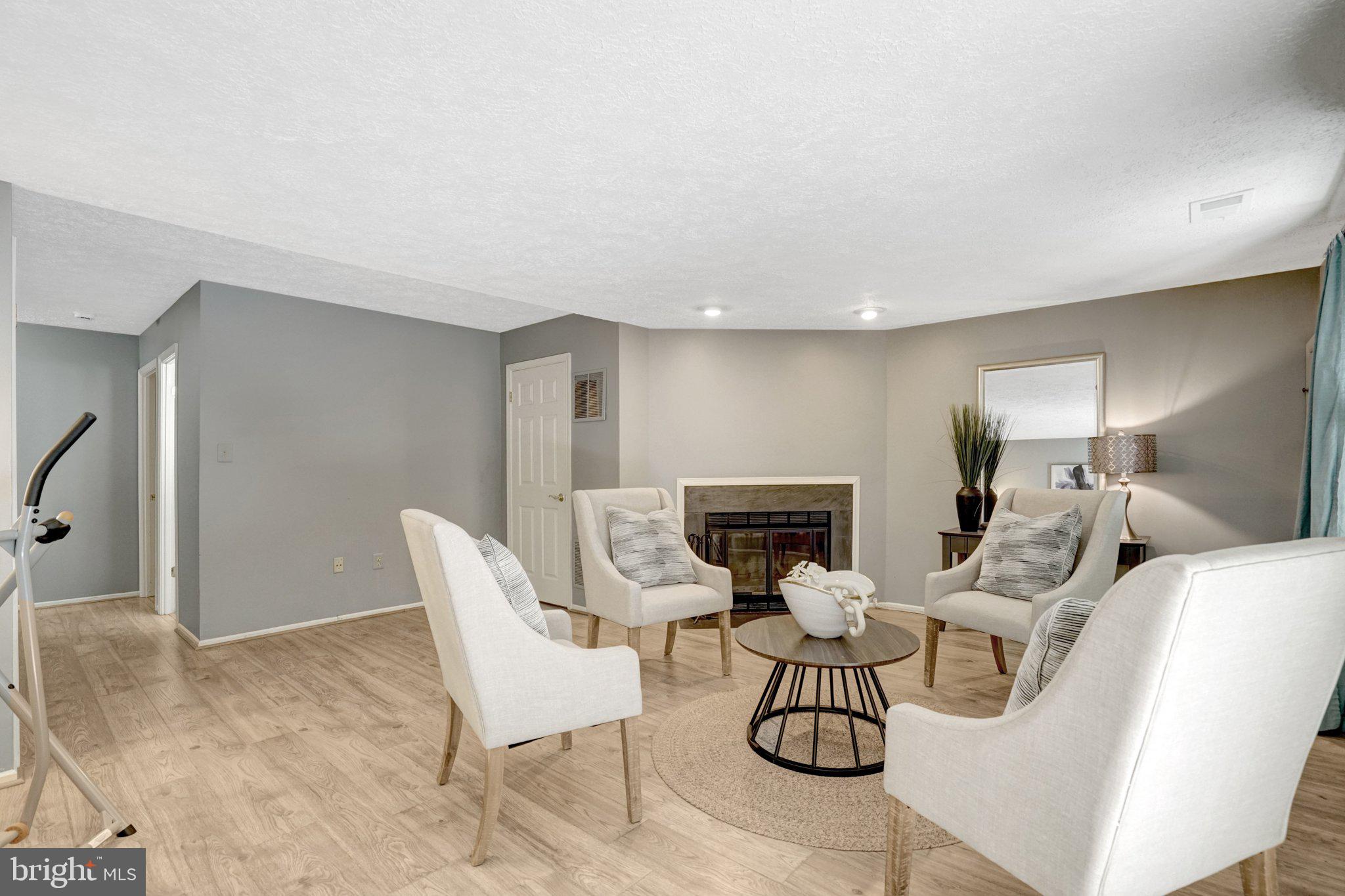 LAFAYETTE VILLAGE - Residential