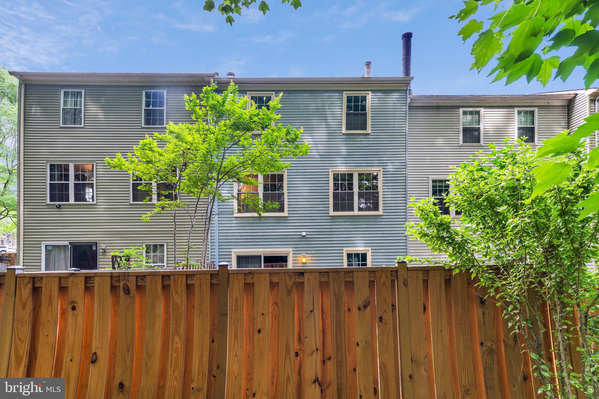 LAFAYETTE VILLAGE - Residential
