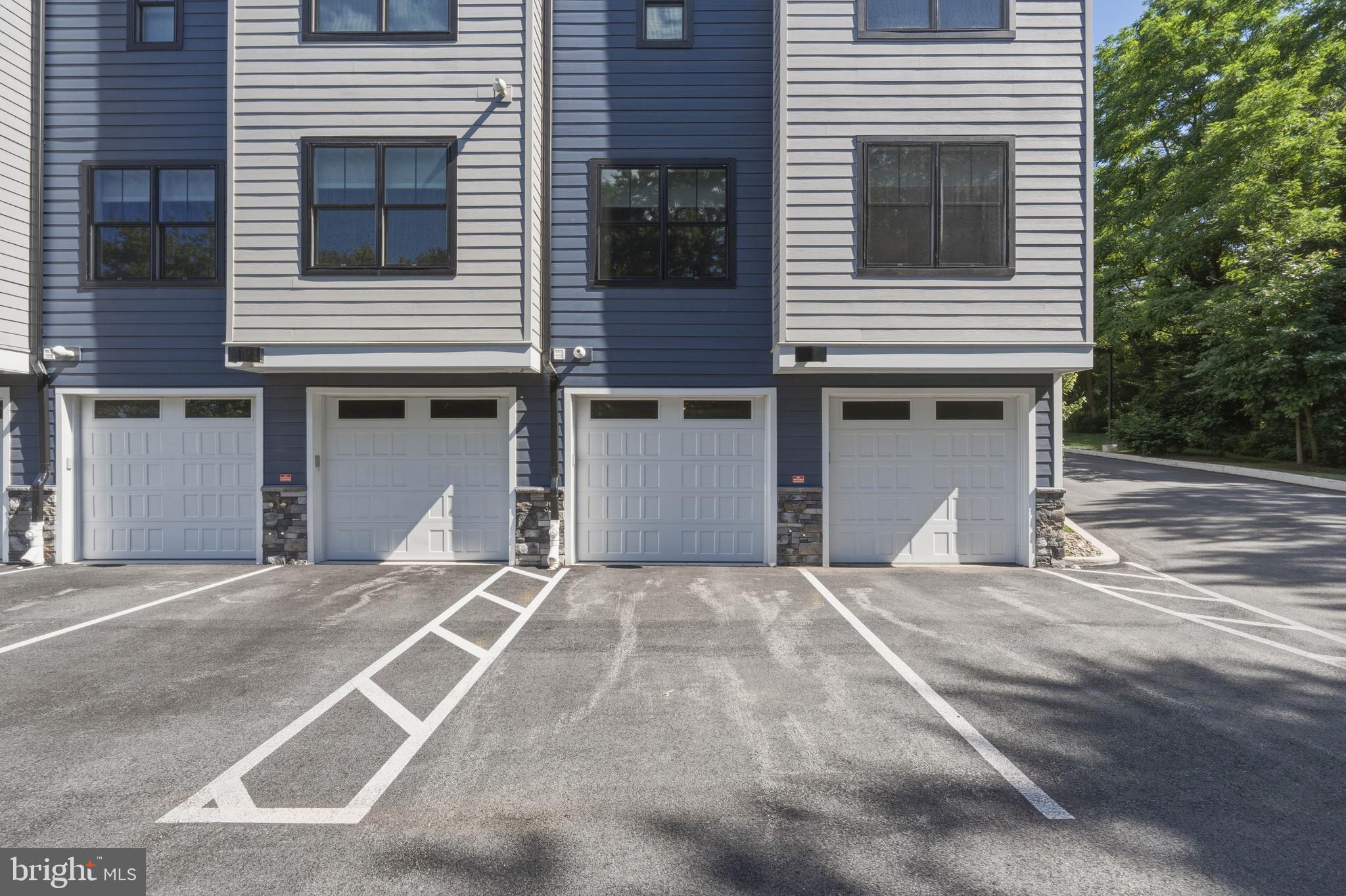 FORT WASHINGTON - Residential