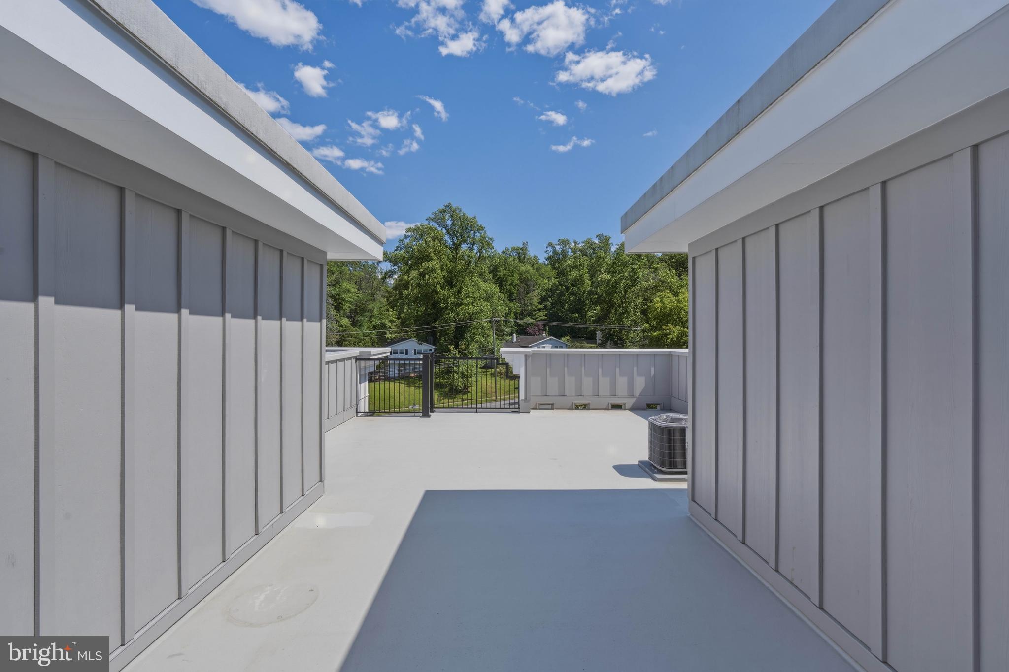 FORT WASHINGTON - Residential