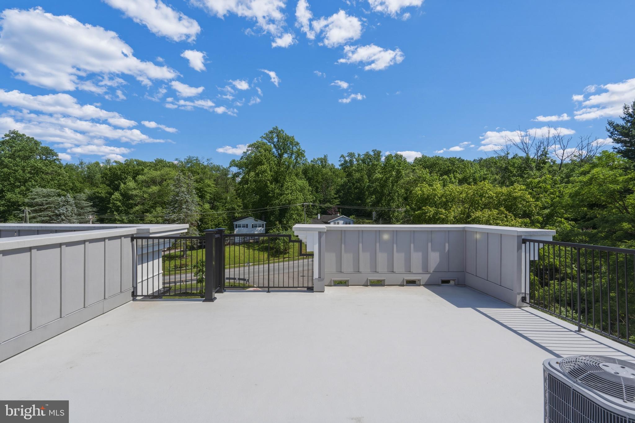 FORT WASHINGTON - Residential