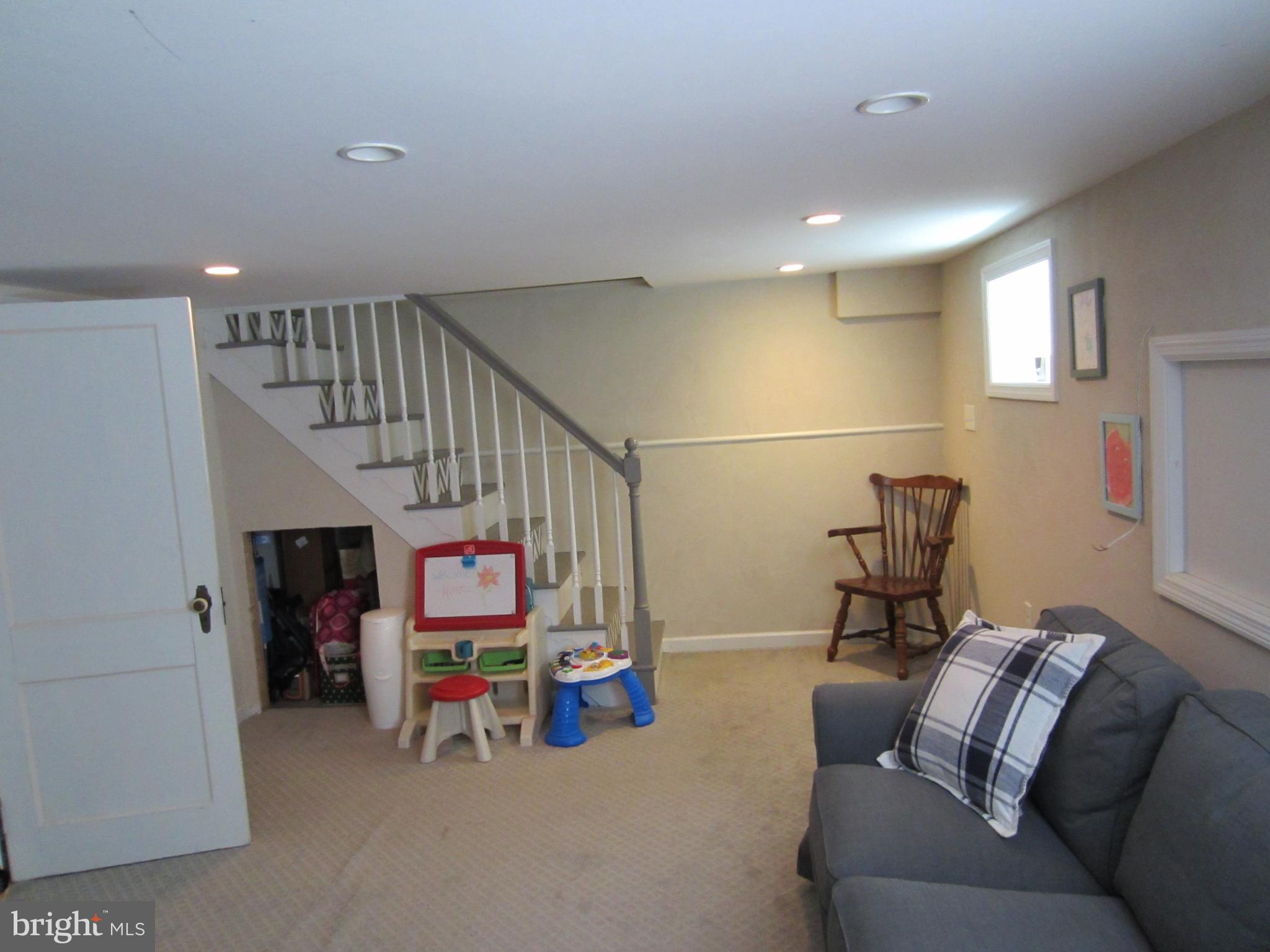 SCHOOL LANE HILLS - Residential