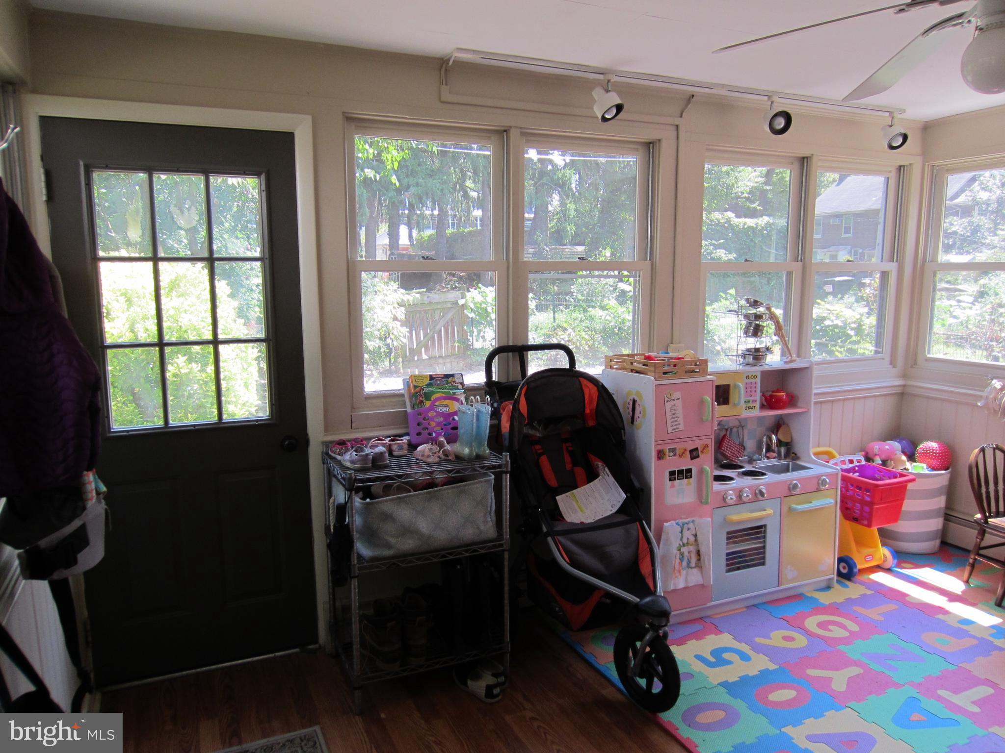 SCHOOL LANE HILLS - Residential