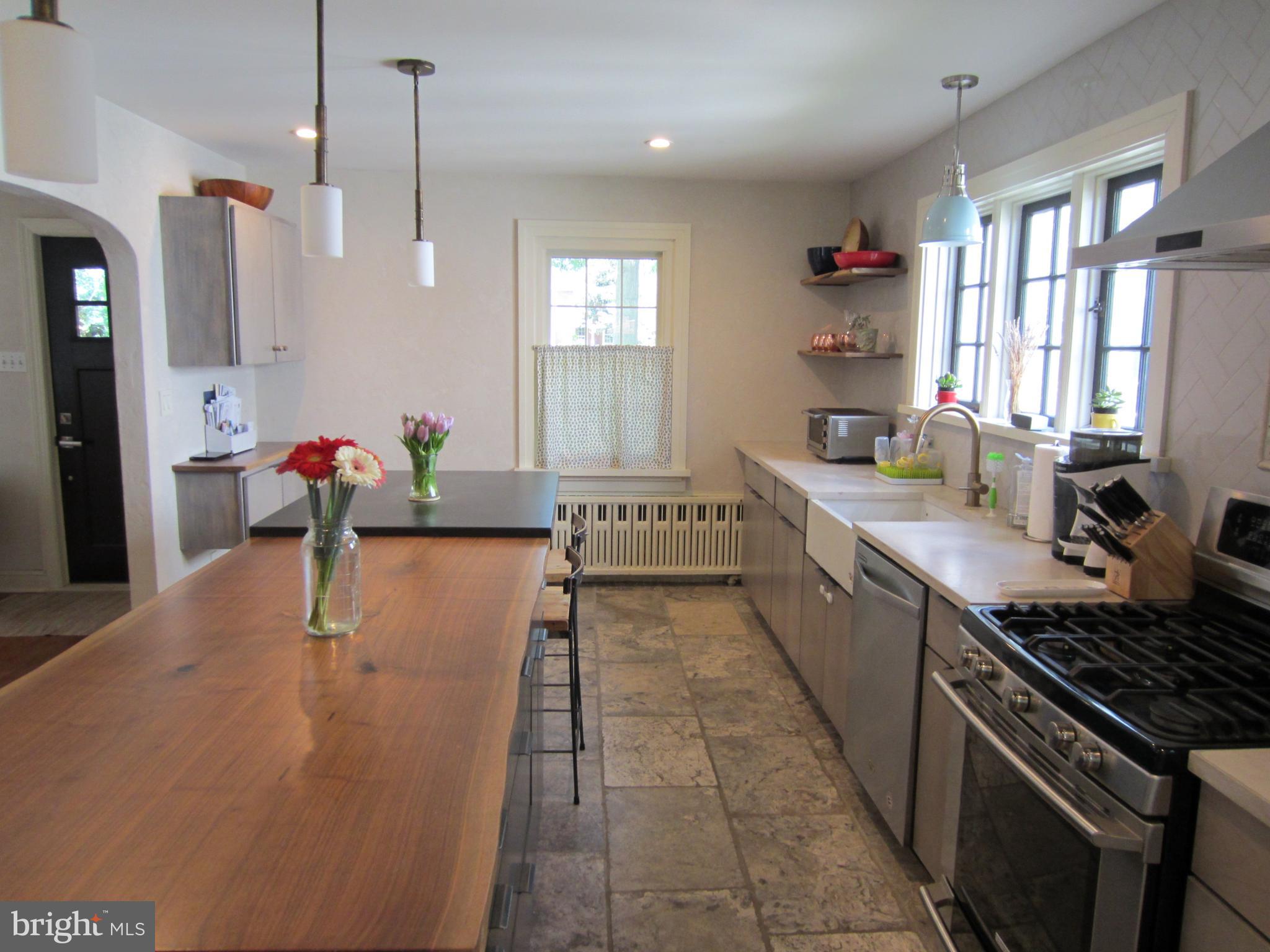 SCHOOL LANE HILLS - Residential