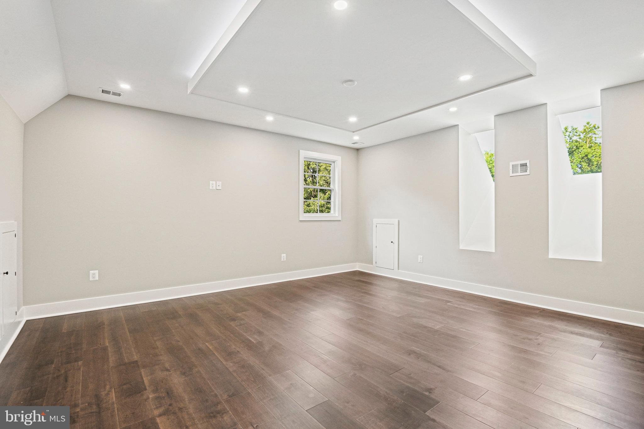 LOCUST HILL - Residential