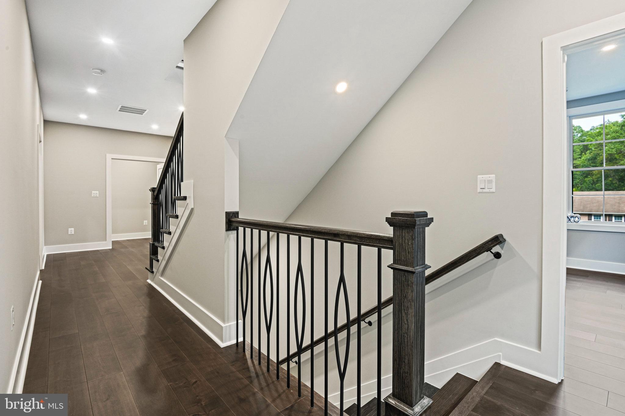 LOCUST HILL - Residential