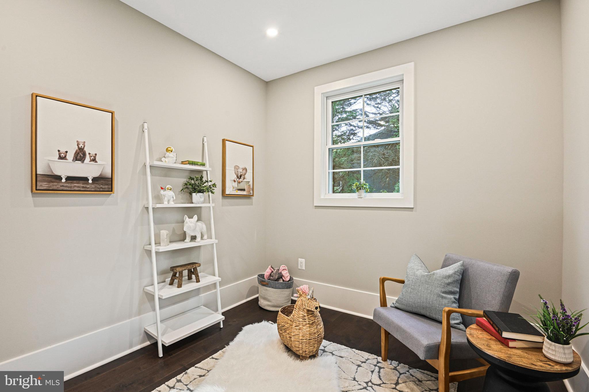 LOCUST HILL - Residential