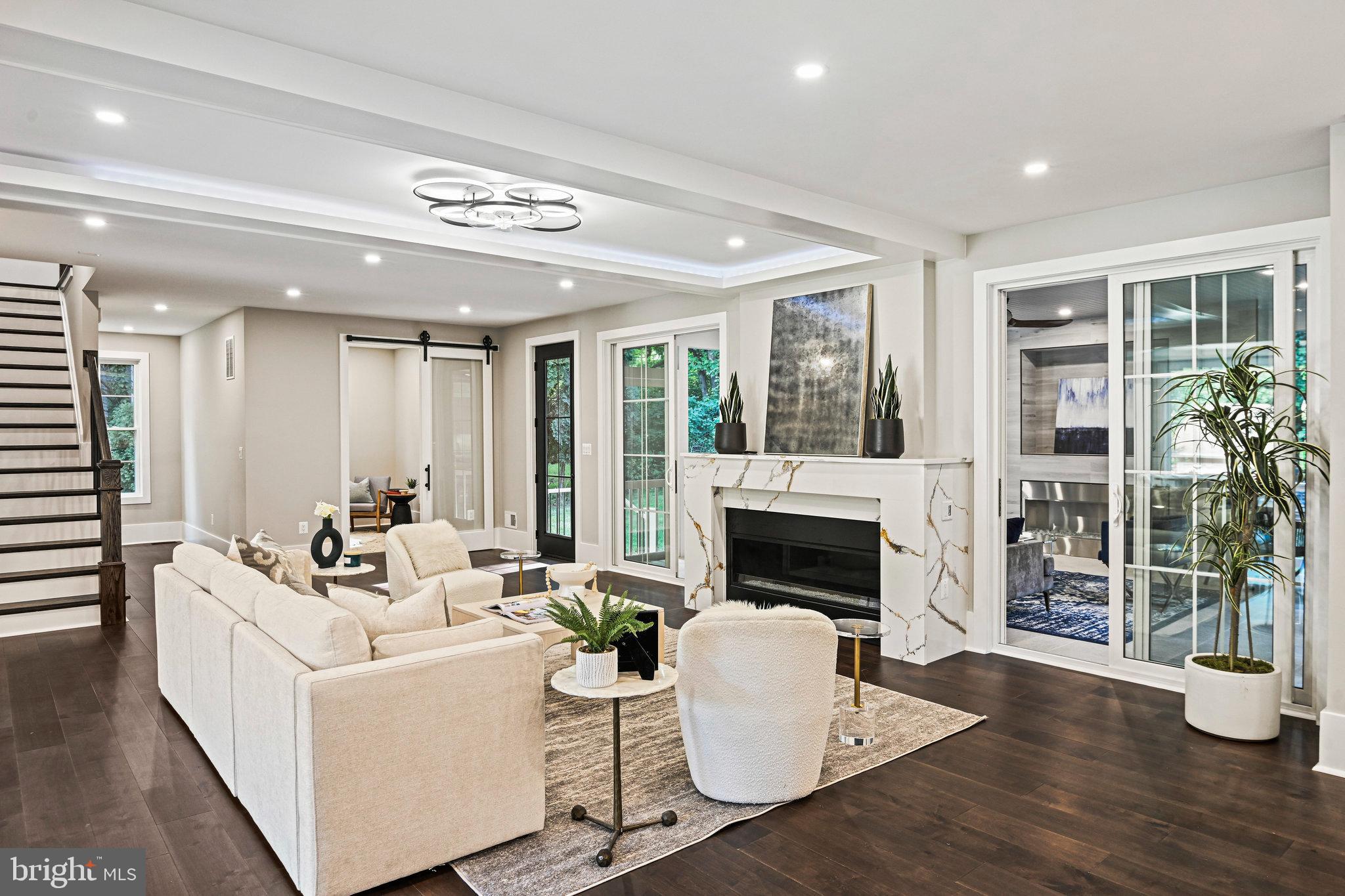 LOCUST HILL - Residential