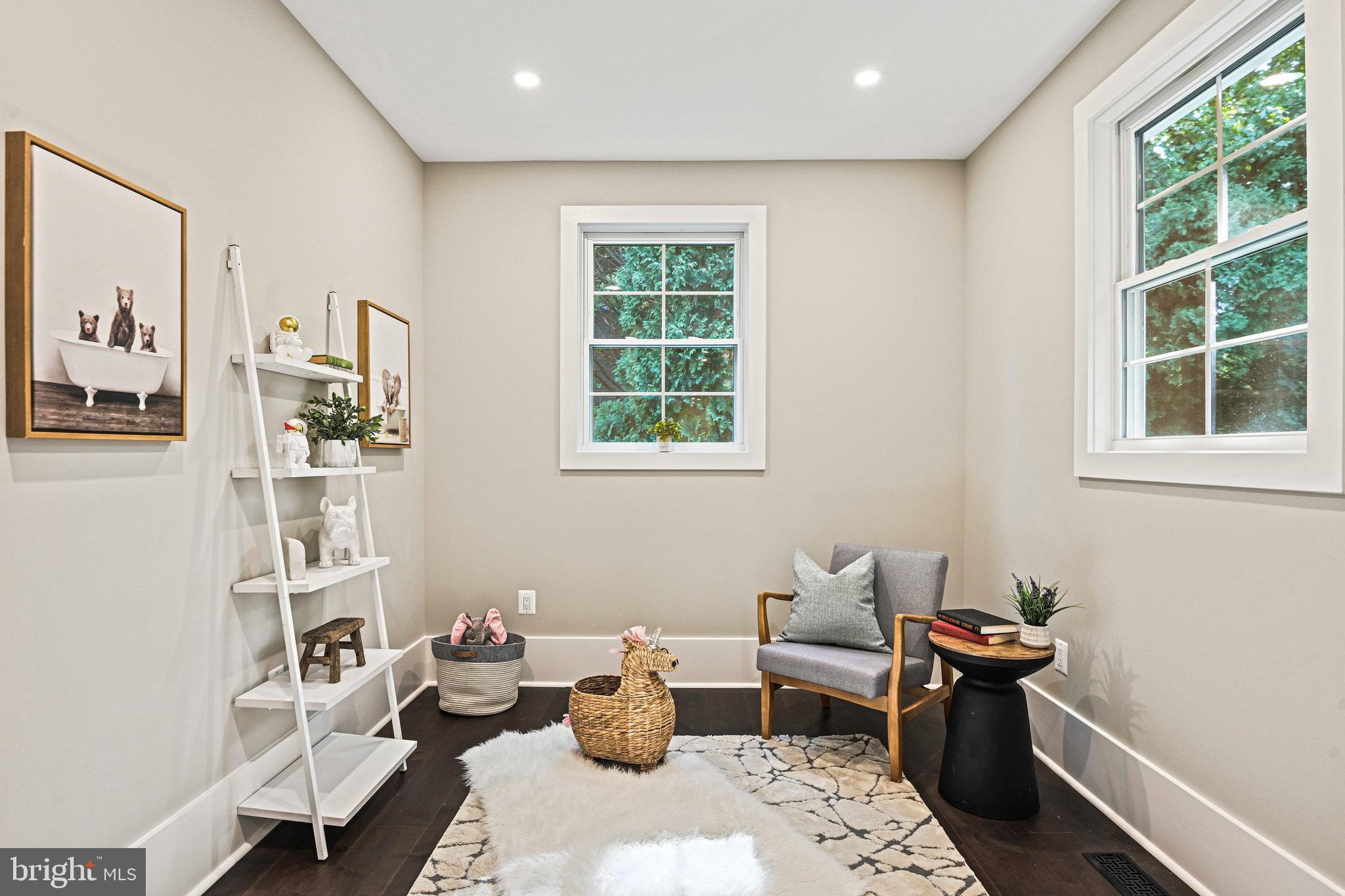 LOCUST HILL - Residential