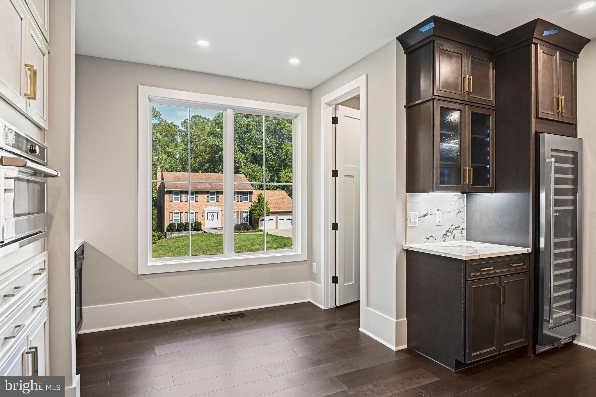 LOCUST HILL - Residential