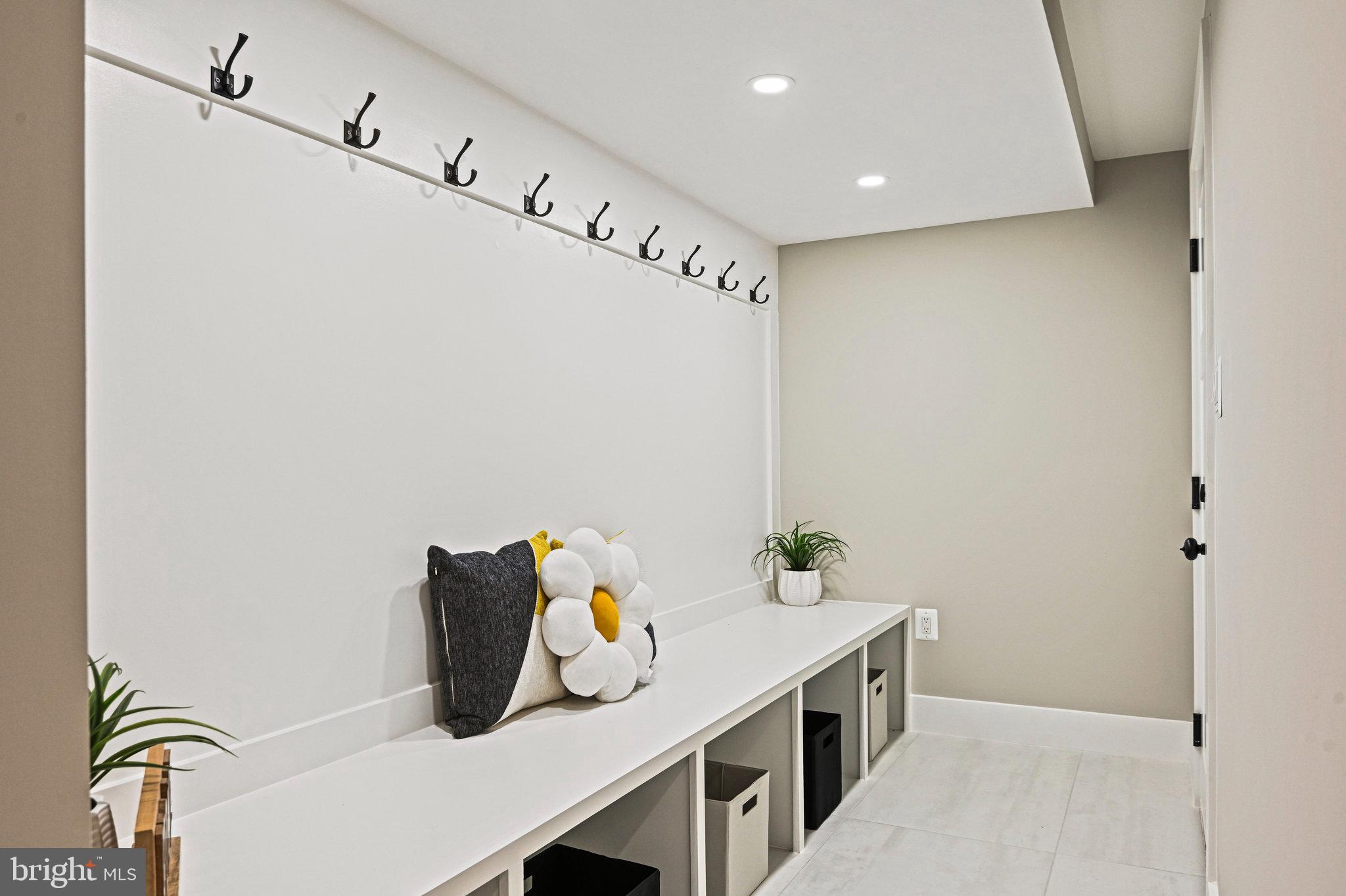 LOCUST HILL - Residential