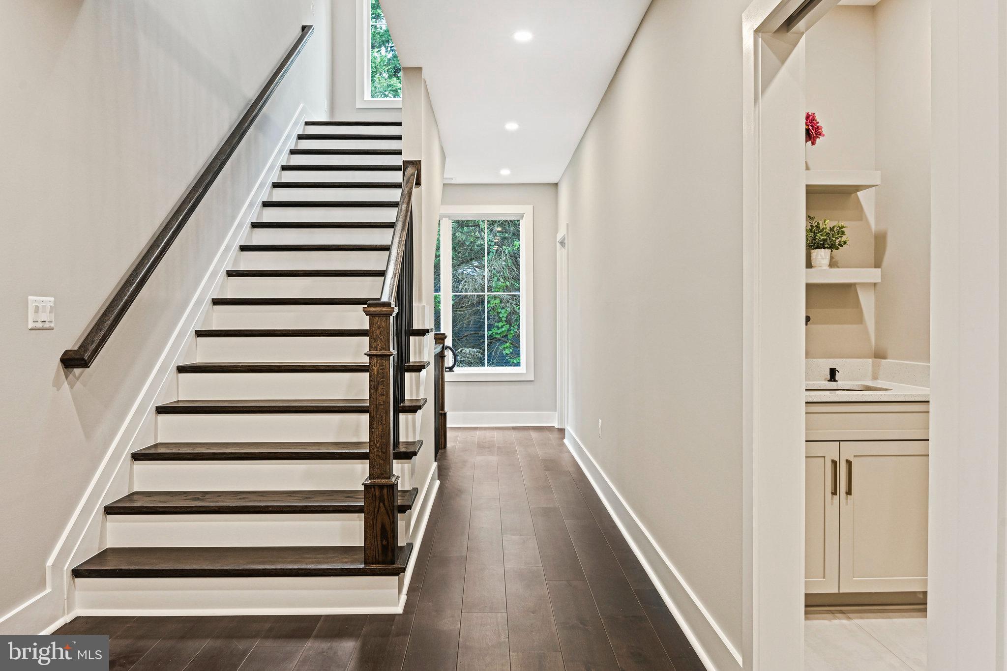 LOCUST HILL - Residential