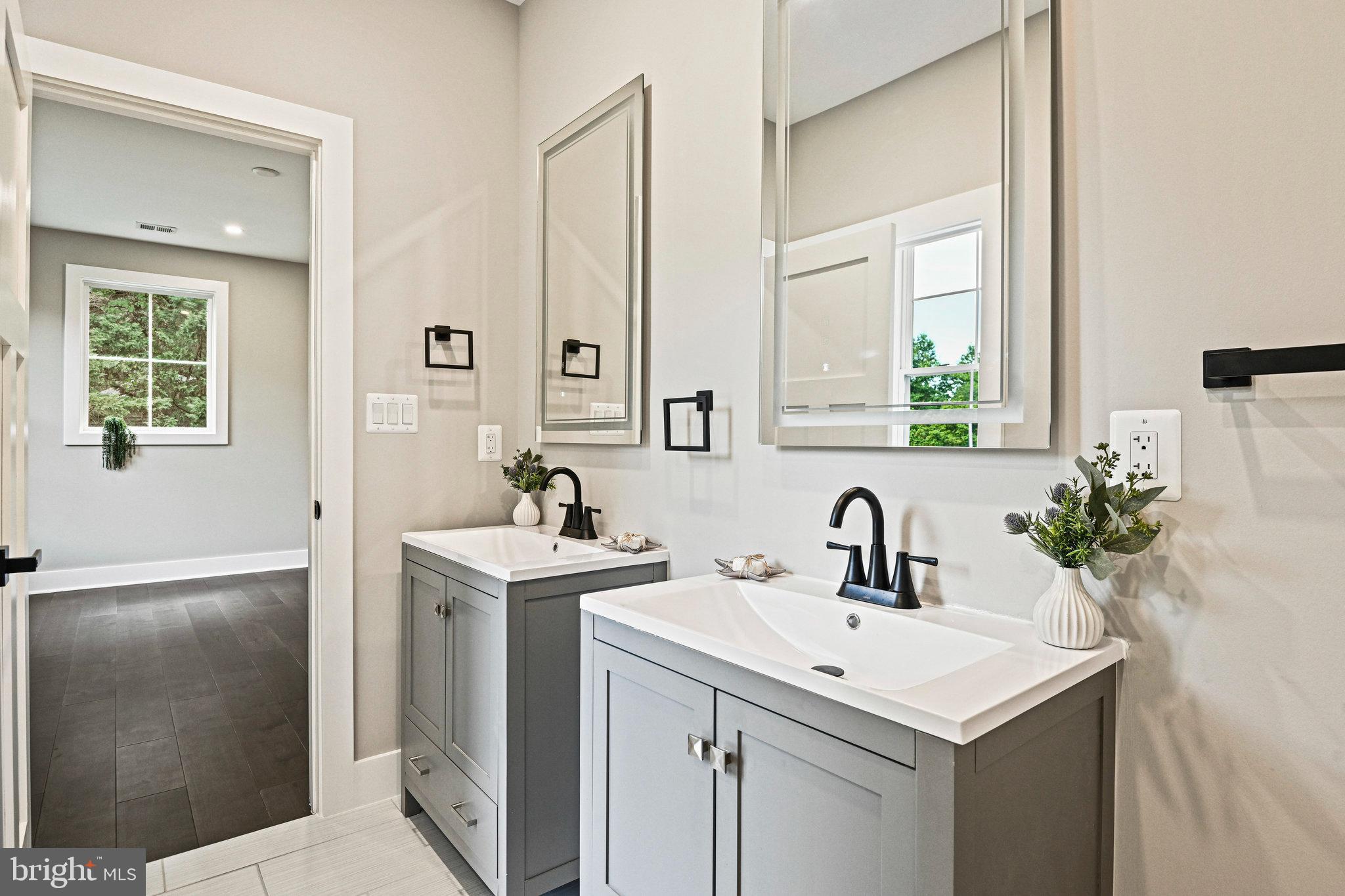 LOCUST HILL - Residential
