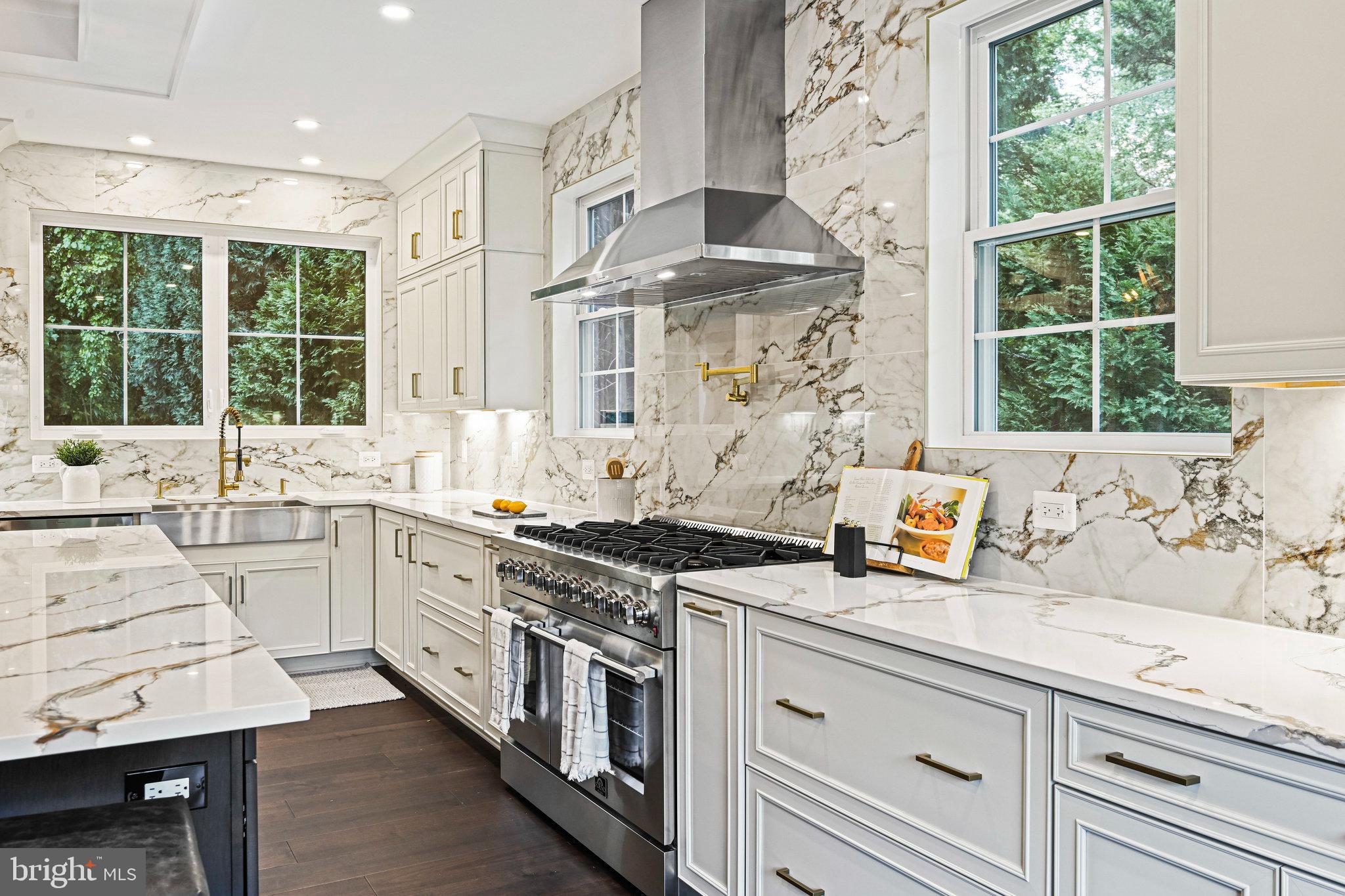 LOCUST HILL - Residential