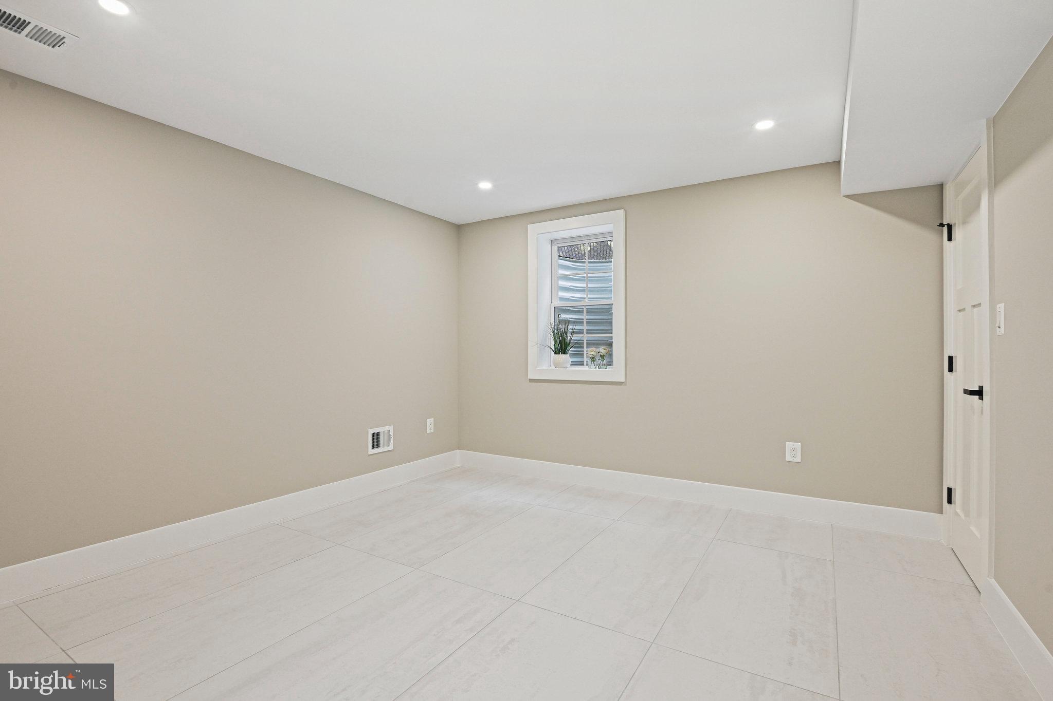 LOCUST HILL - Residential