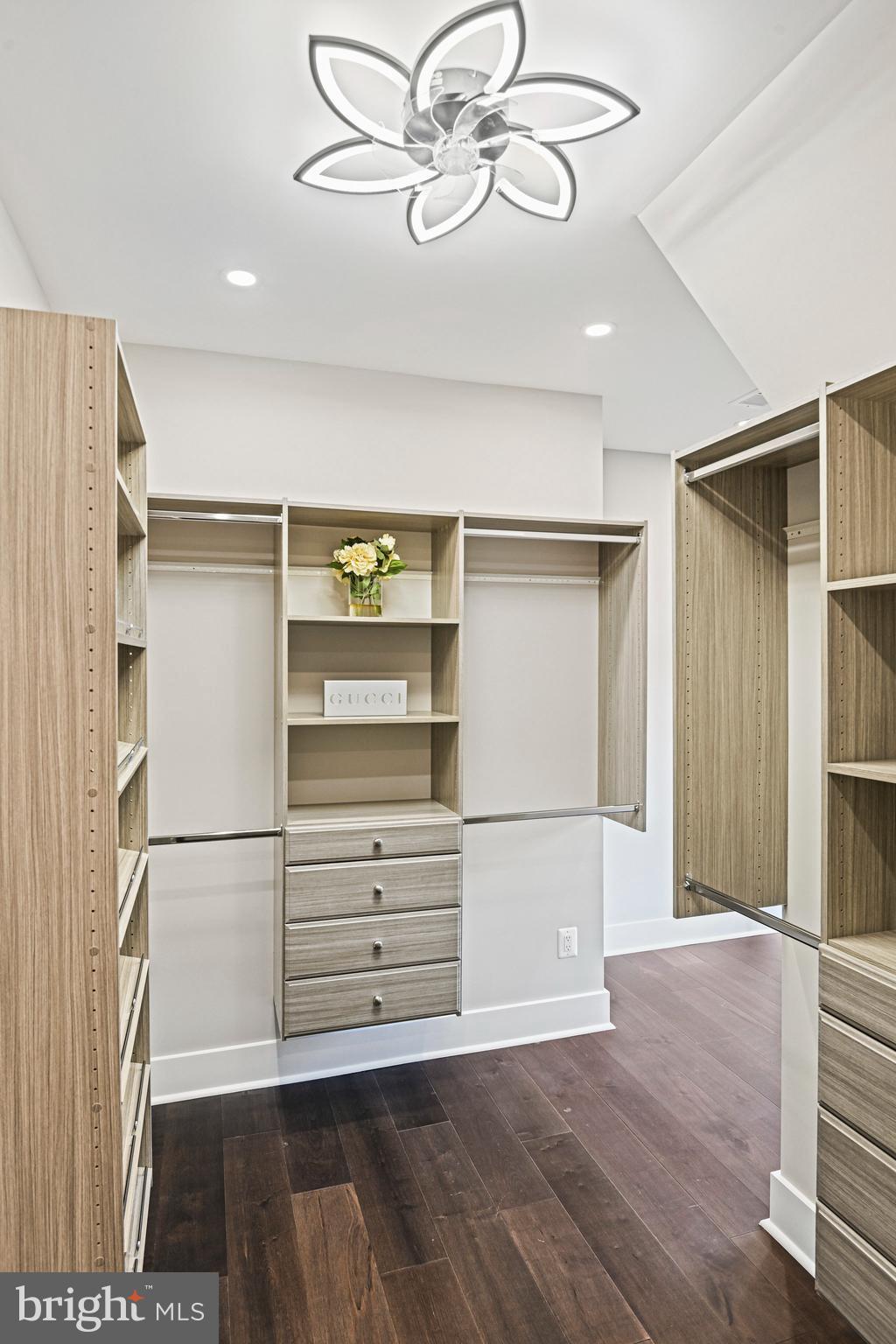 LOCUST HILL - Residential