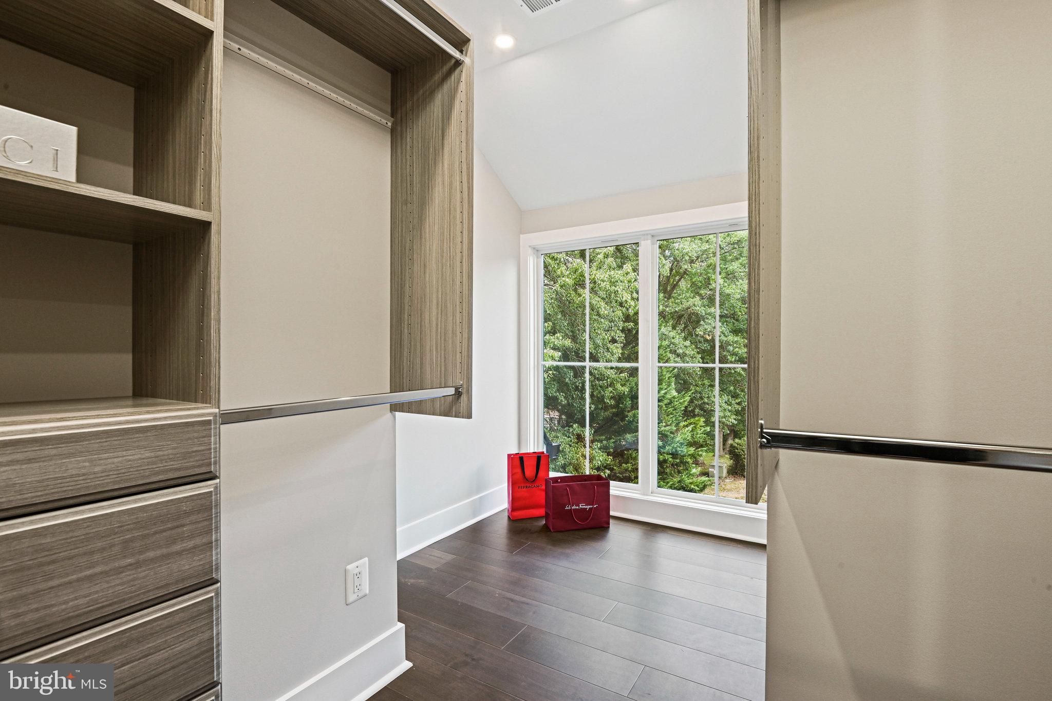 LOCUST HILL - Residential