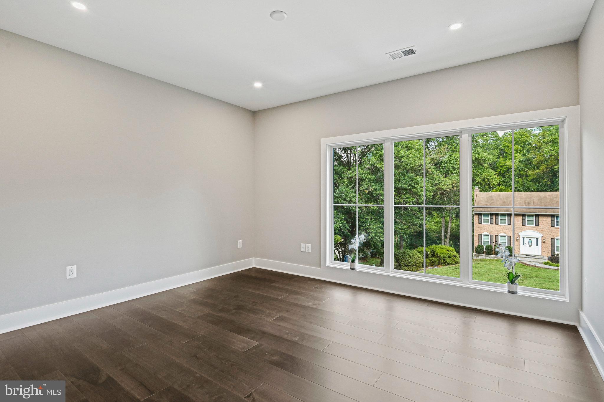 LOCUST HILL - Residential