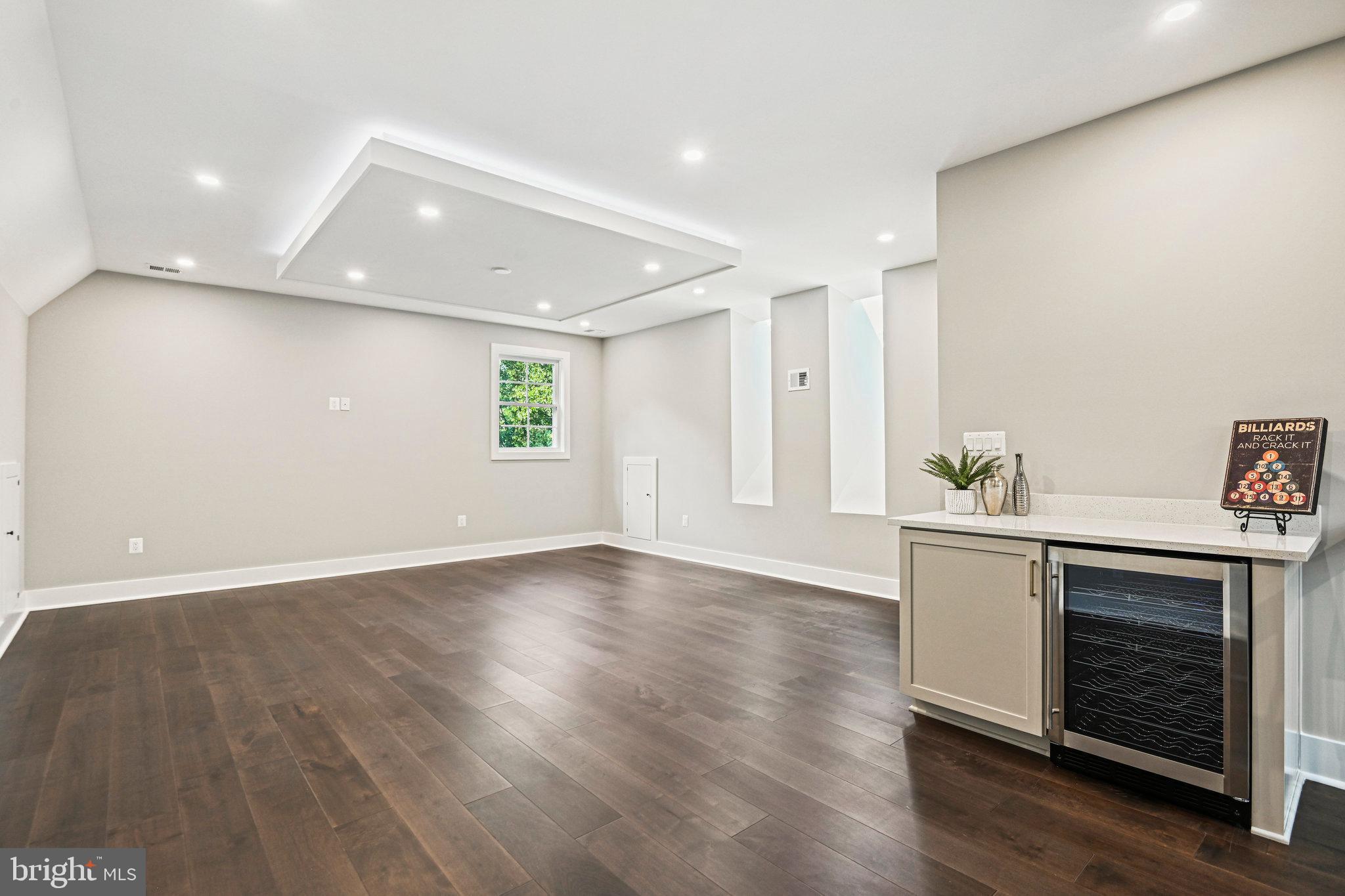 LOCUST HILL - Residential