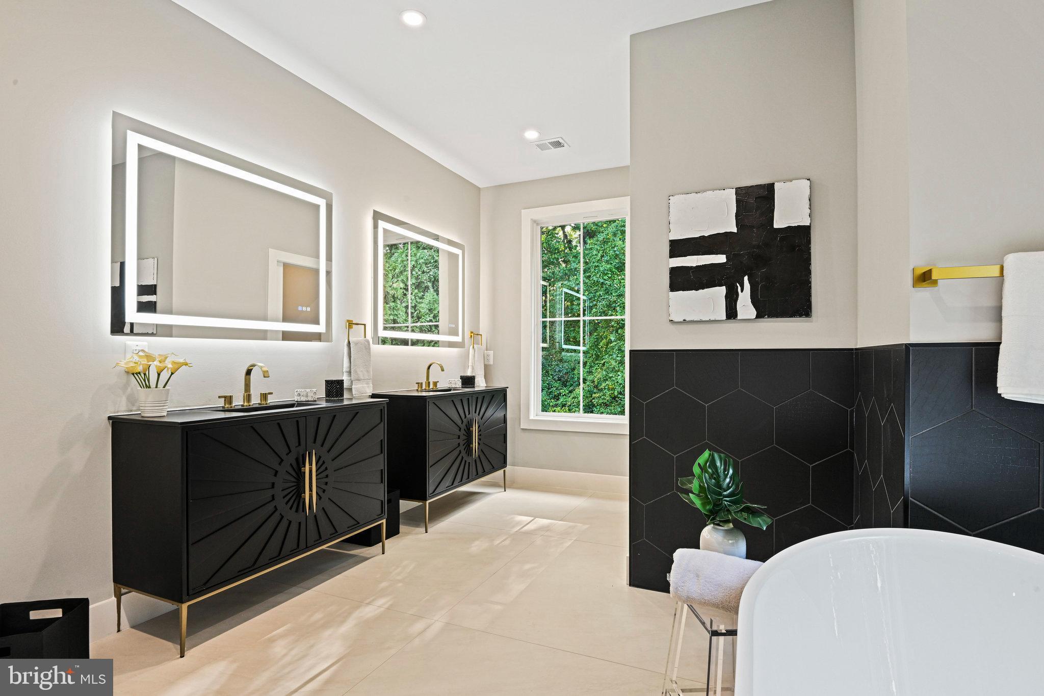 LOCUST HILL - Residential