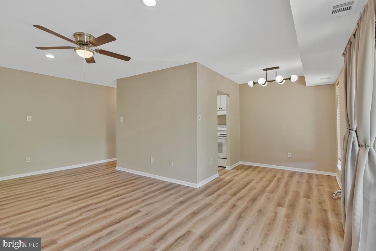 SUMMERTREE CONDO APTS - Residential