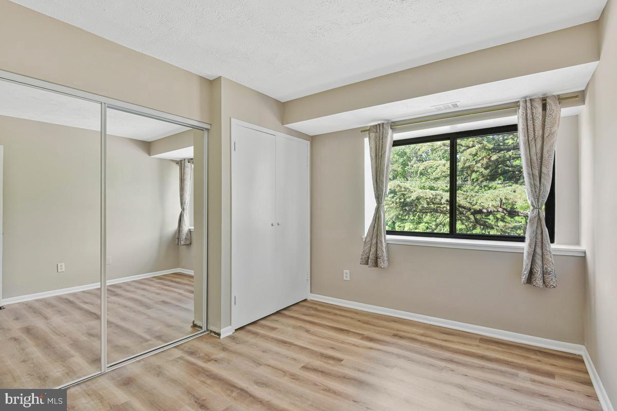 SUMMERTREE CONDO APTS - Residential