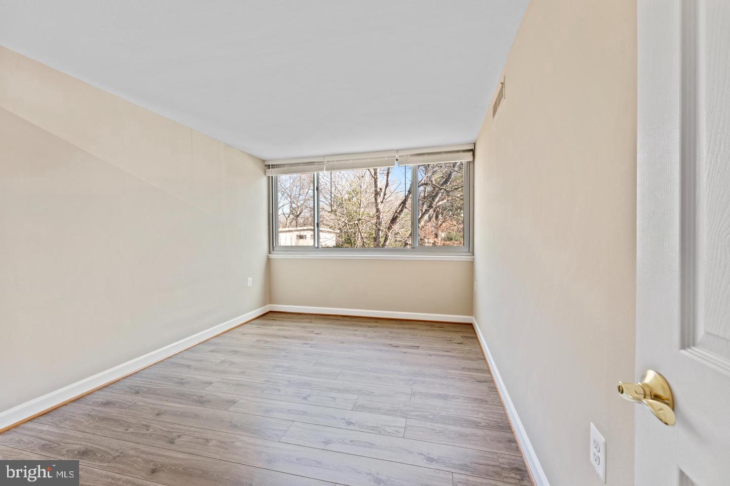 BRIARWOOD COURT - Residential Lease