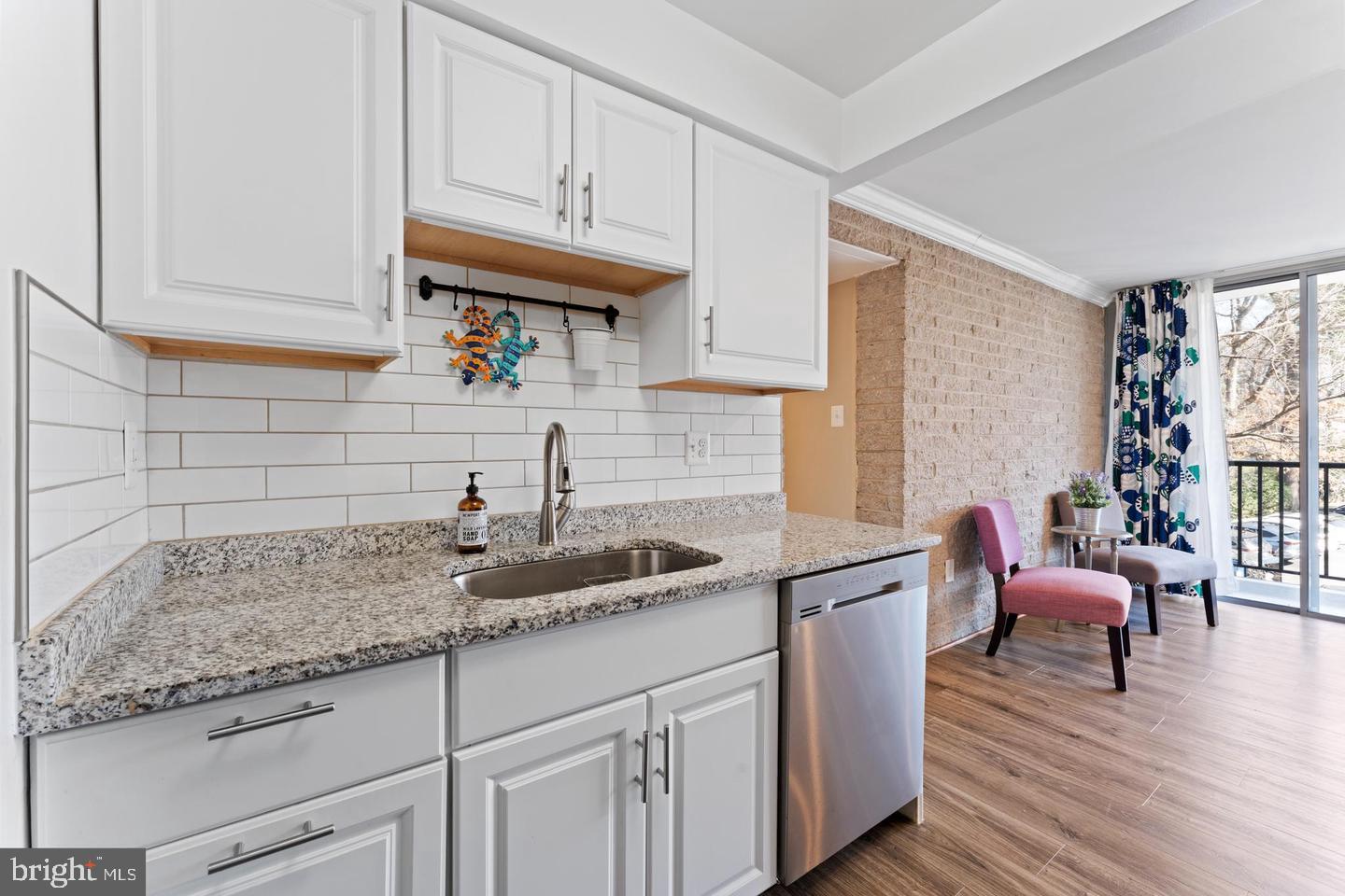 BRIARWOOD COURT - Residential Lease