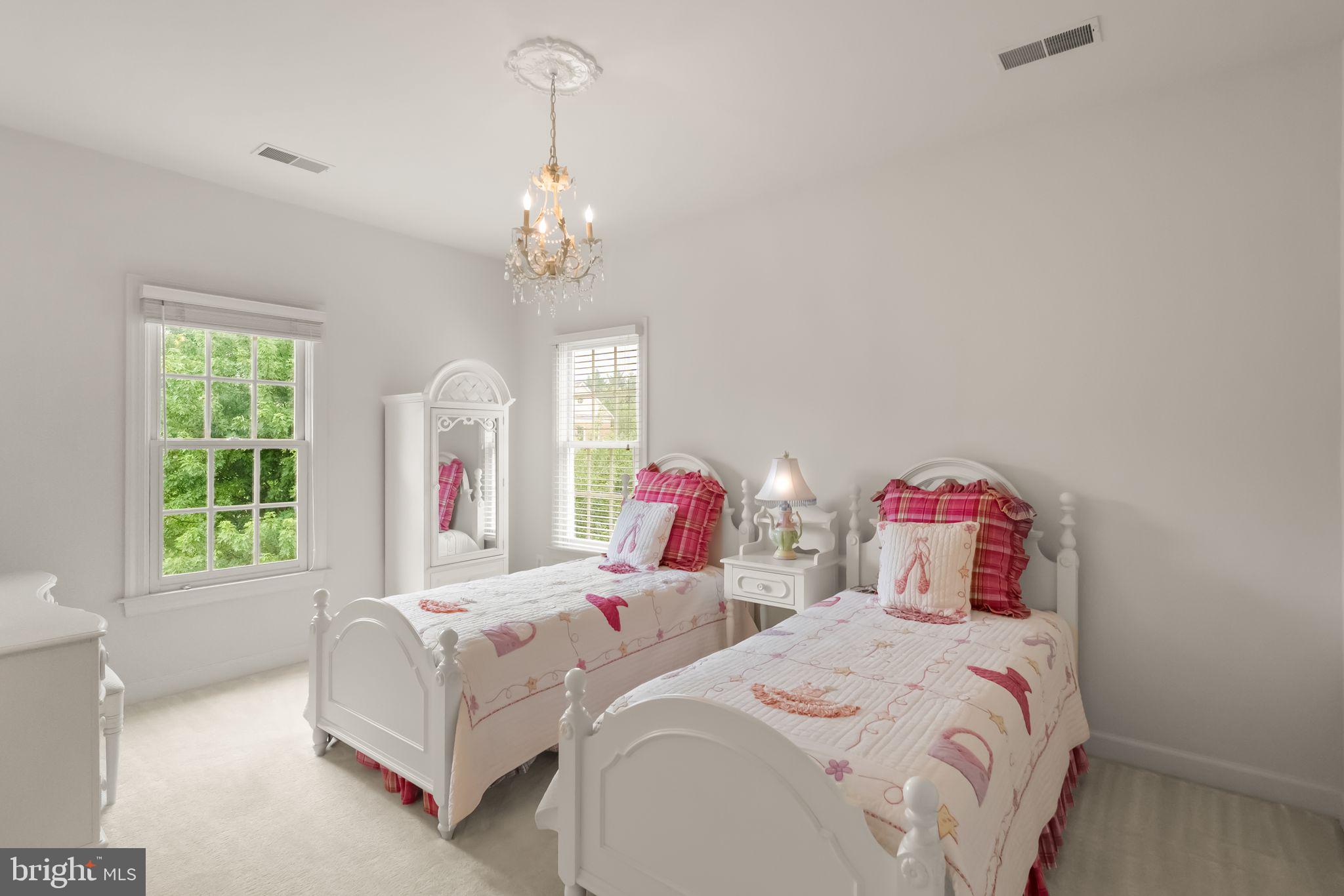 RIVER CREEK - Residential