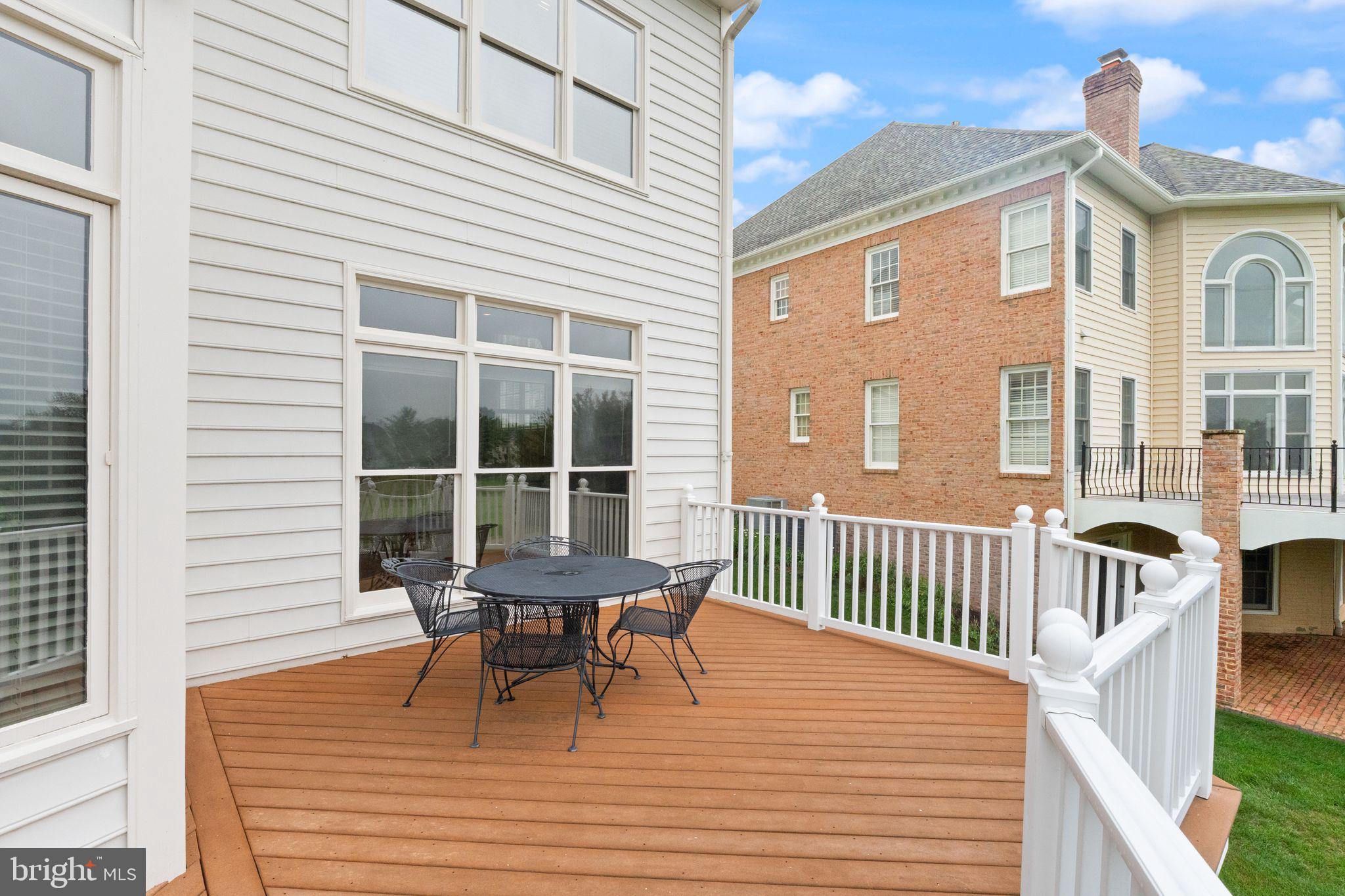 RIVER CREEK - Residential