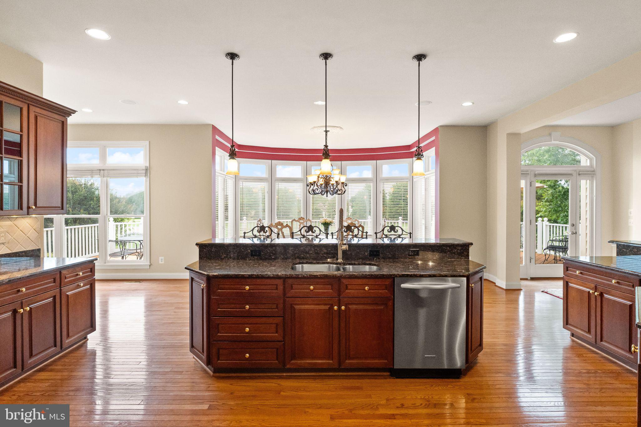RIVER CREEK - Residential