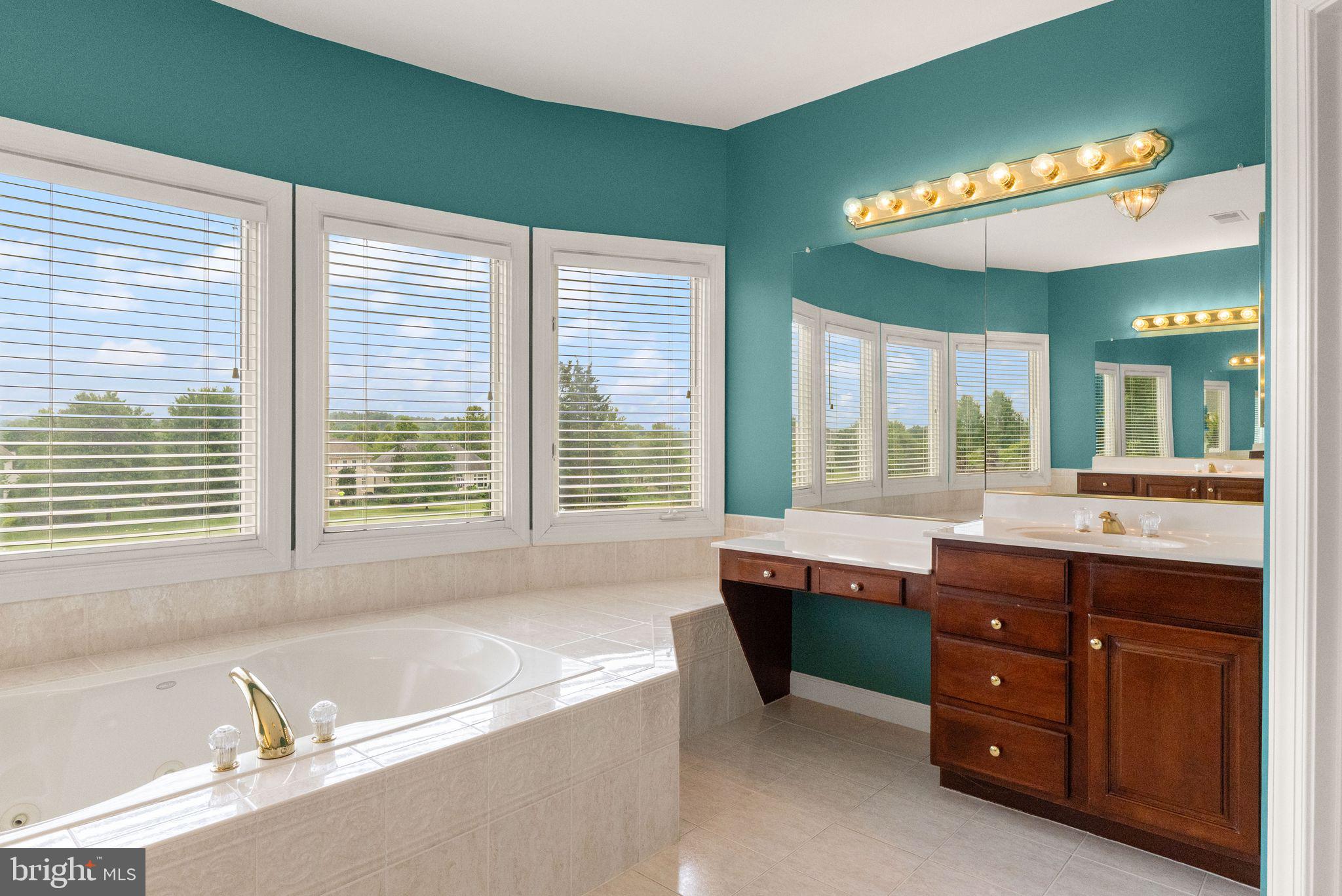 RIVER CREEK - Residential