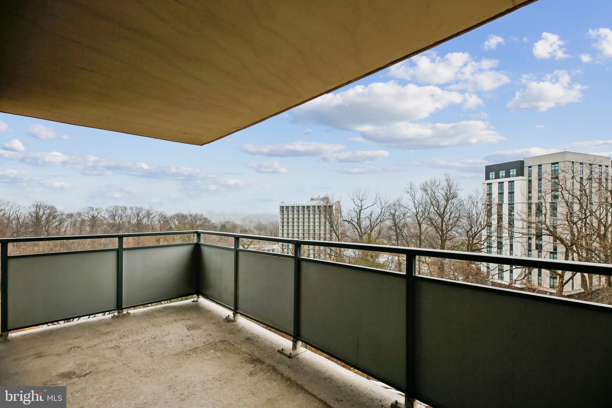 PROMENADE TOWERS - Residential