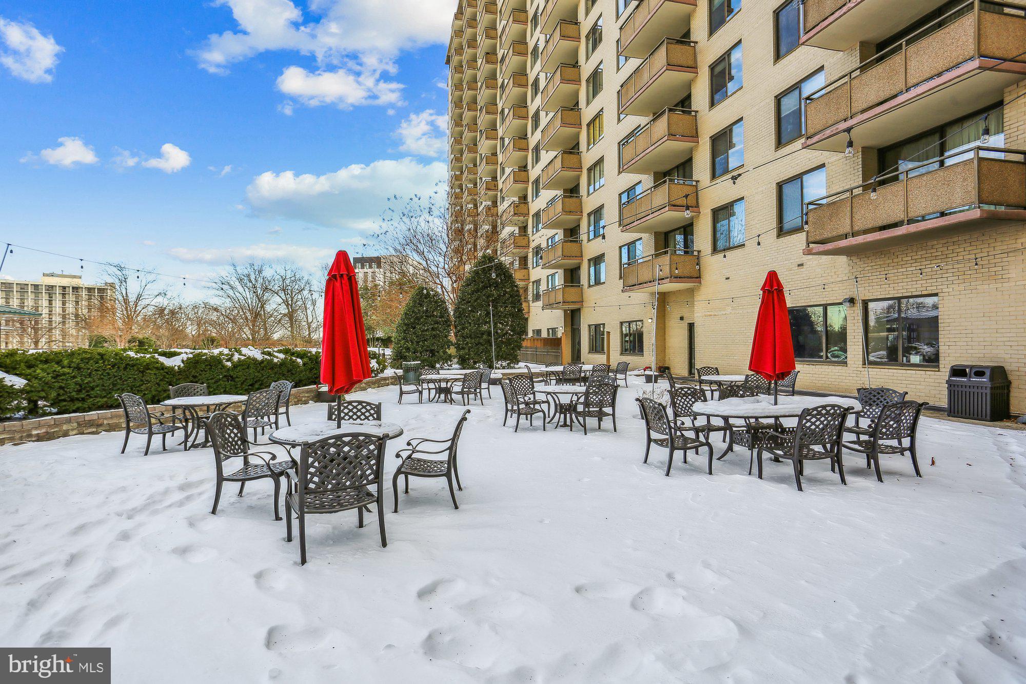 PROMENADE TOWERS - Residential