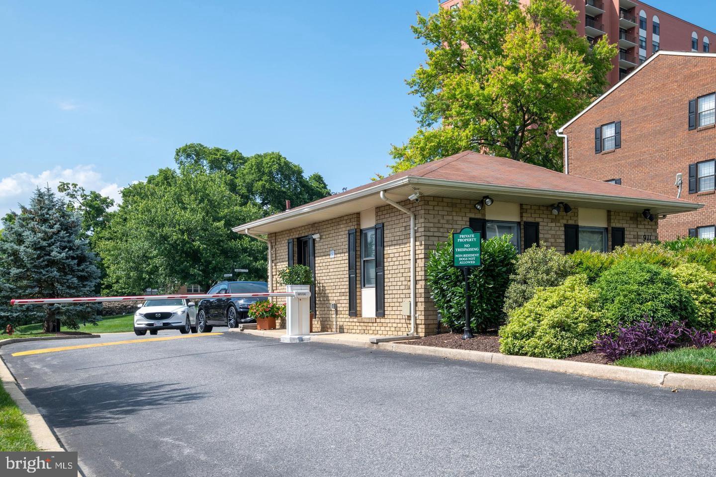 DULANEY TOWERS - Residential
