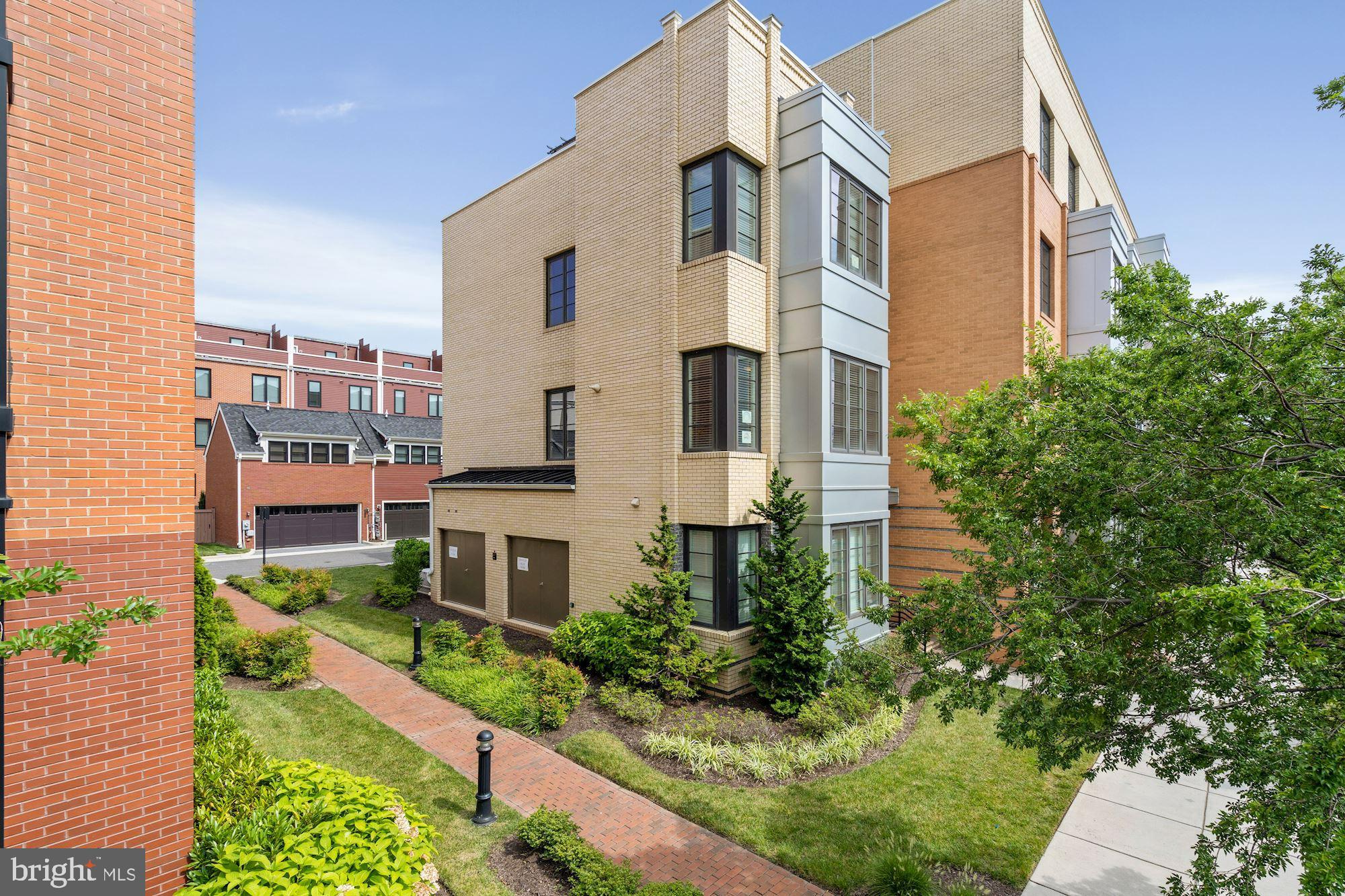 POTOMAC YARD - Residential