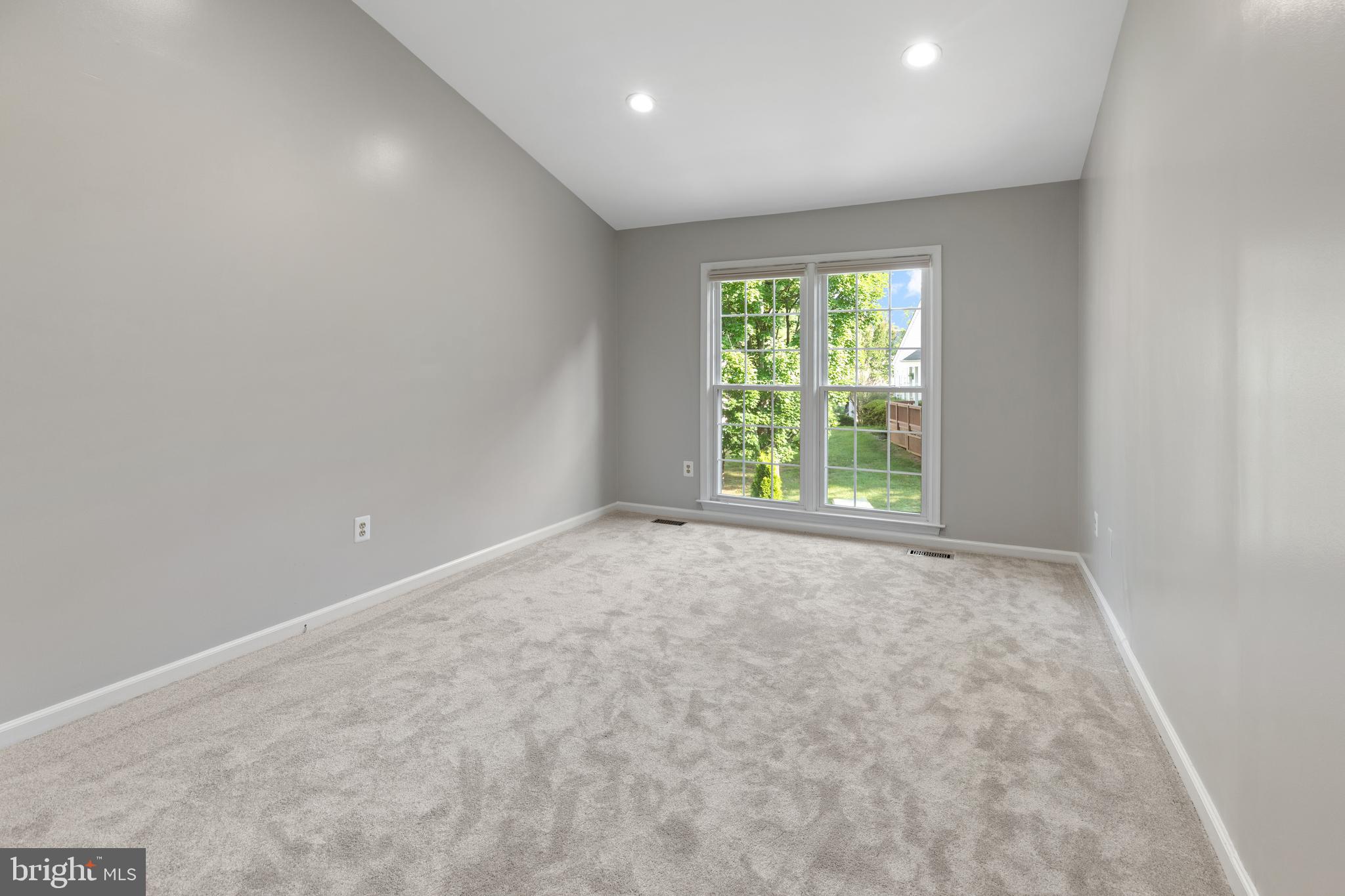 FAIR WOODS - Residential