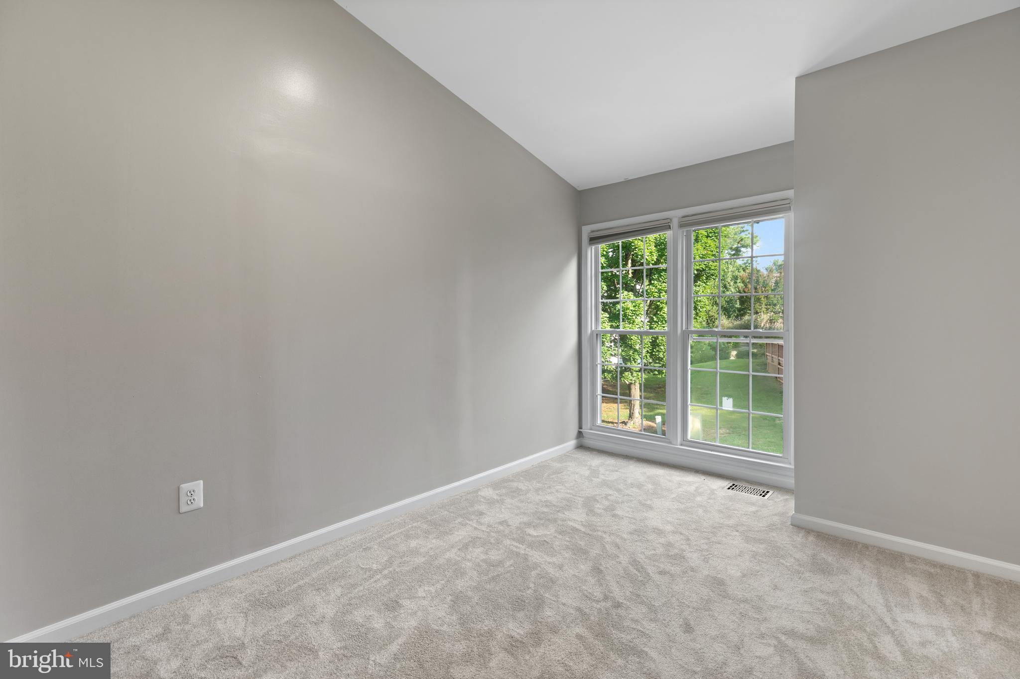 FAIR WOODS - Residential