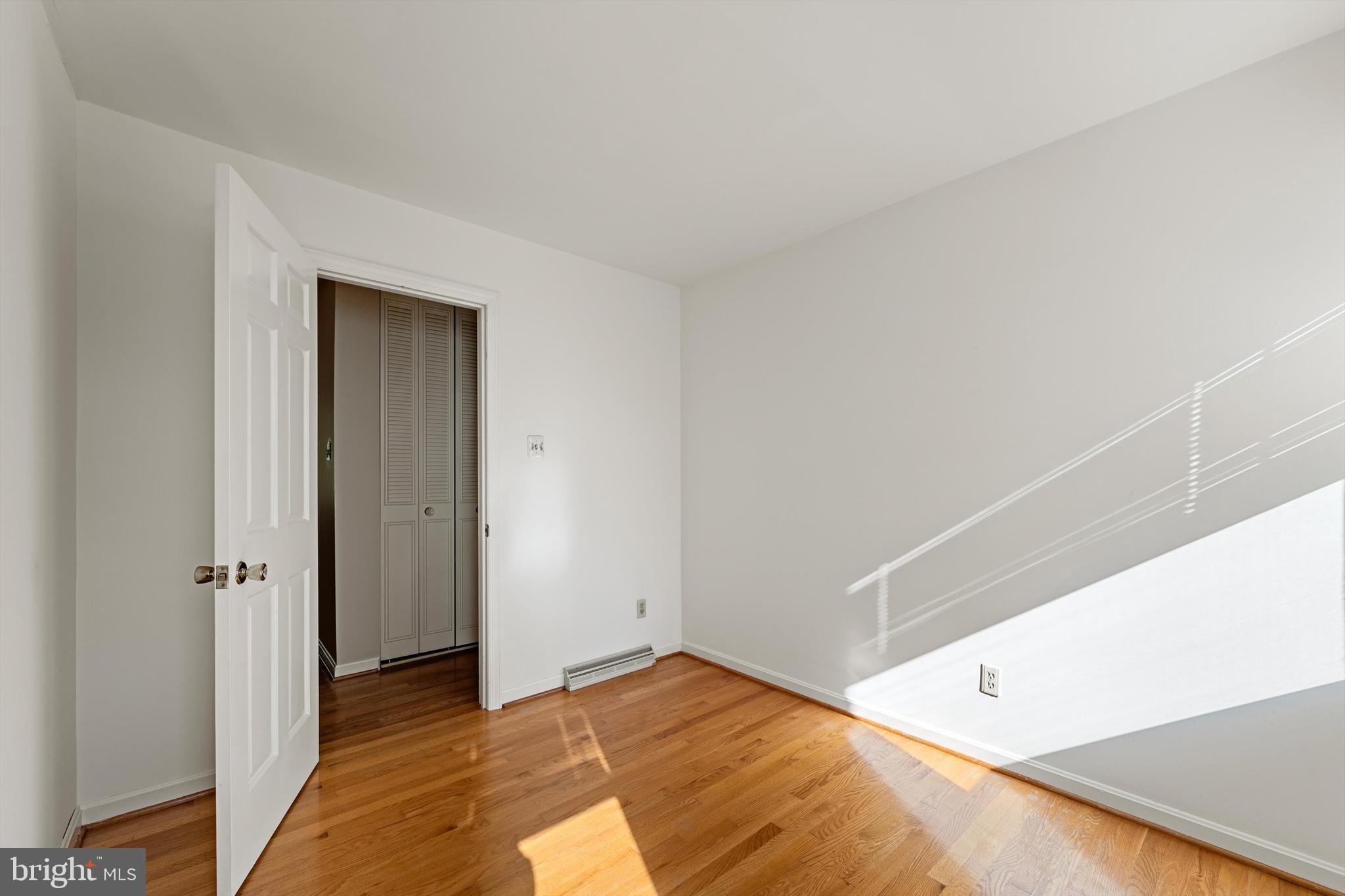LEDGE LOWE - Residential