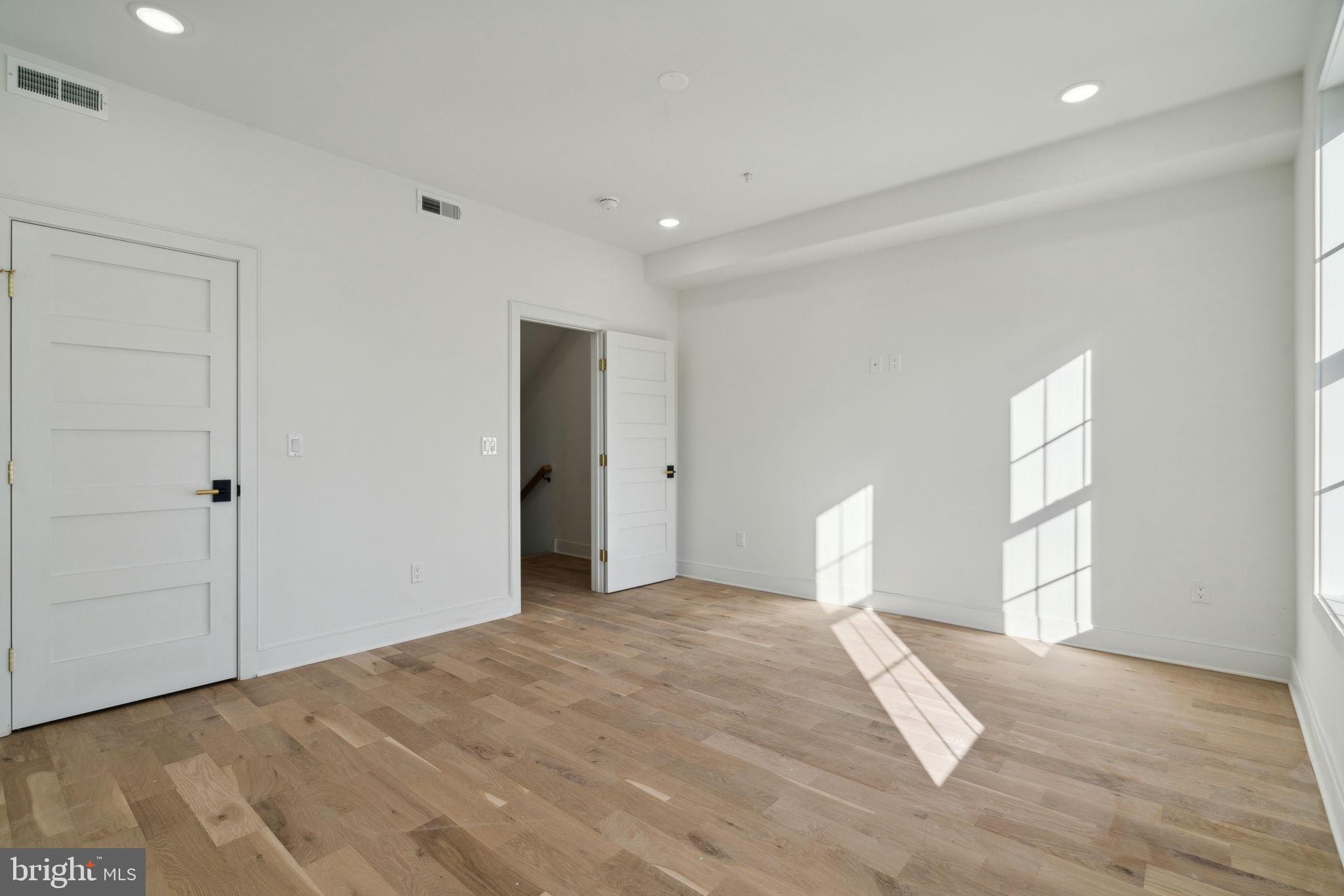 GRADUATE HOSPITAL - Residential
