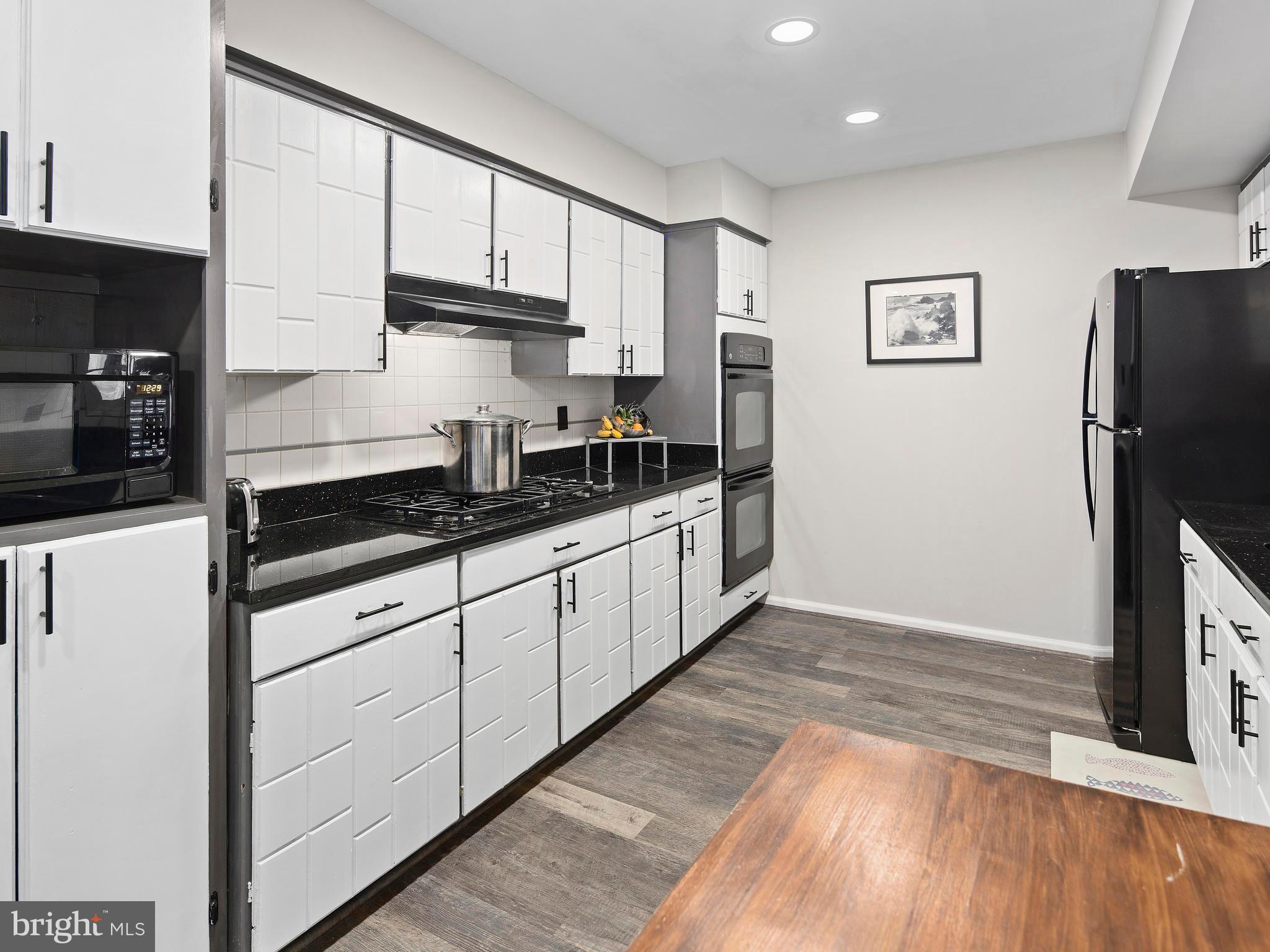 RESTON - Residential
