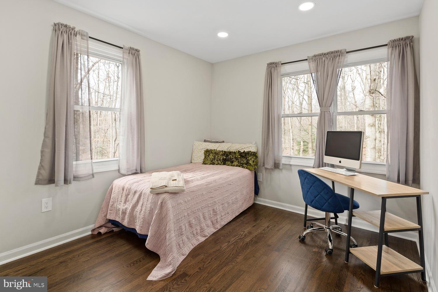 RESTON - Residential